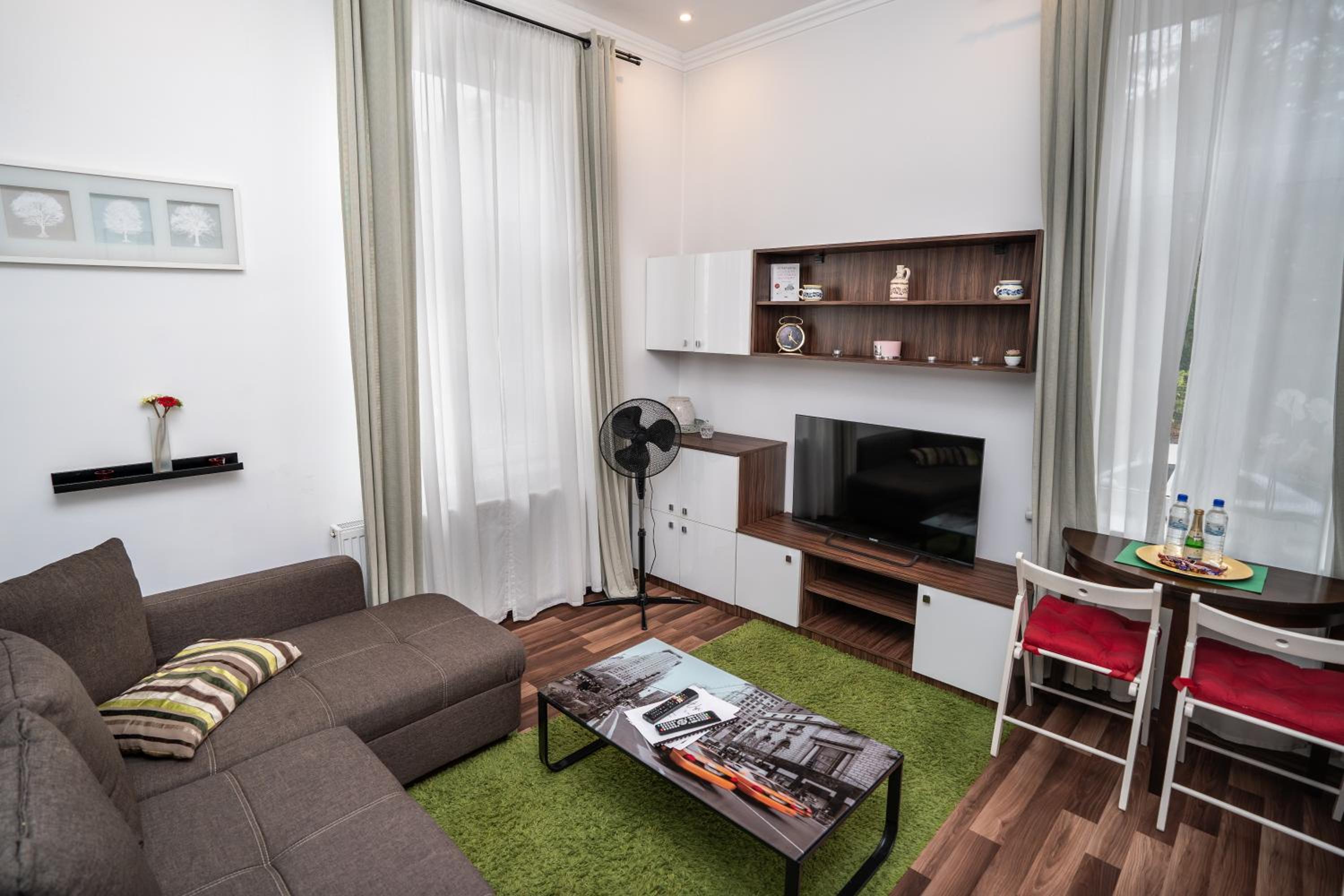 Downtown Central University Apartament - CAL1