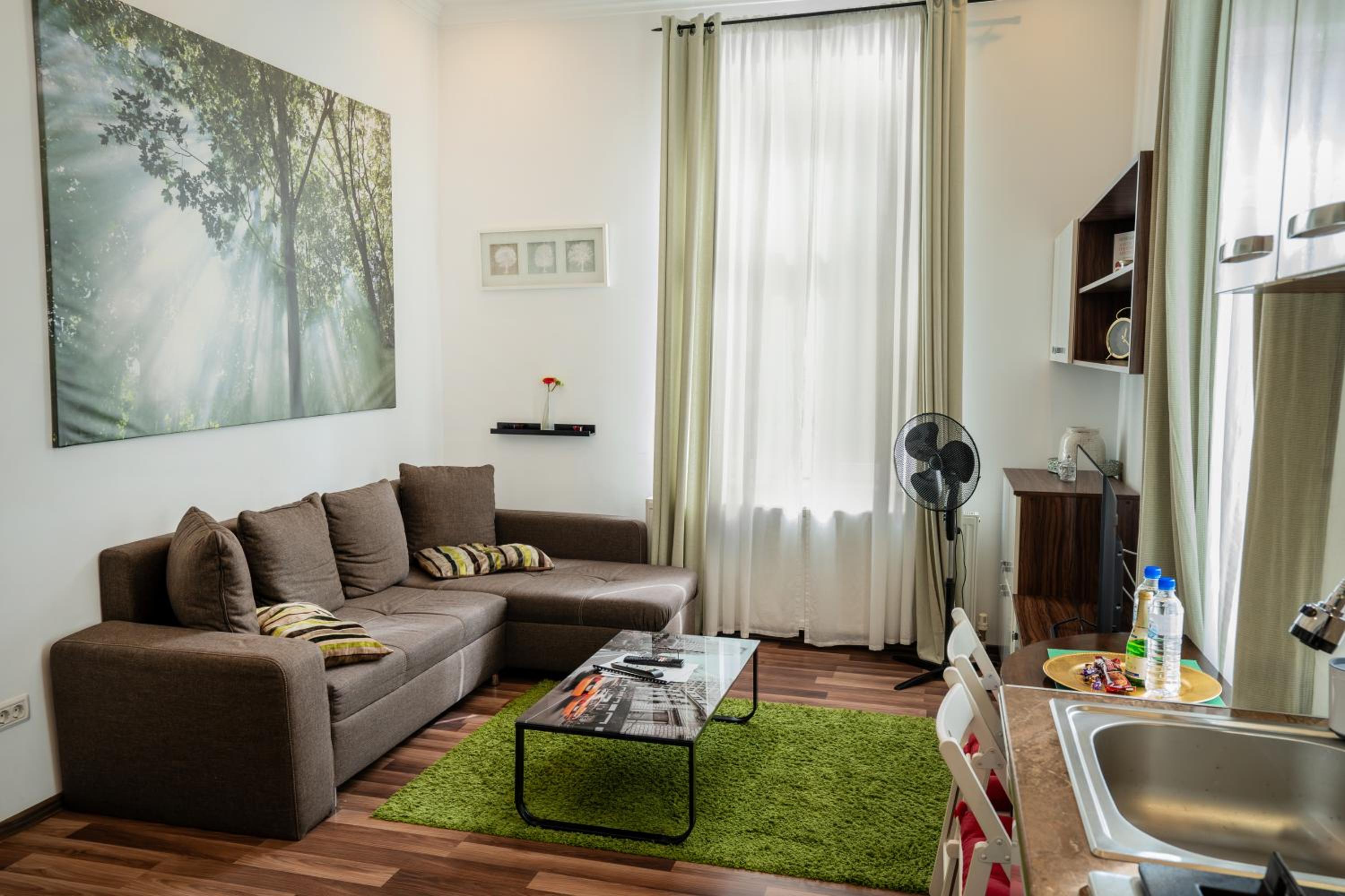 Downtown Central University Apartament - CAL1