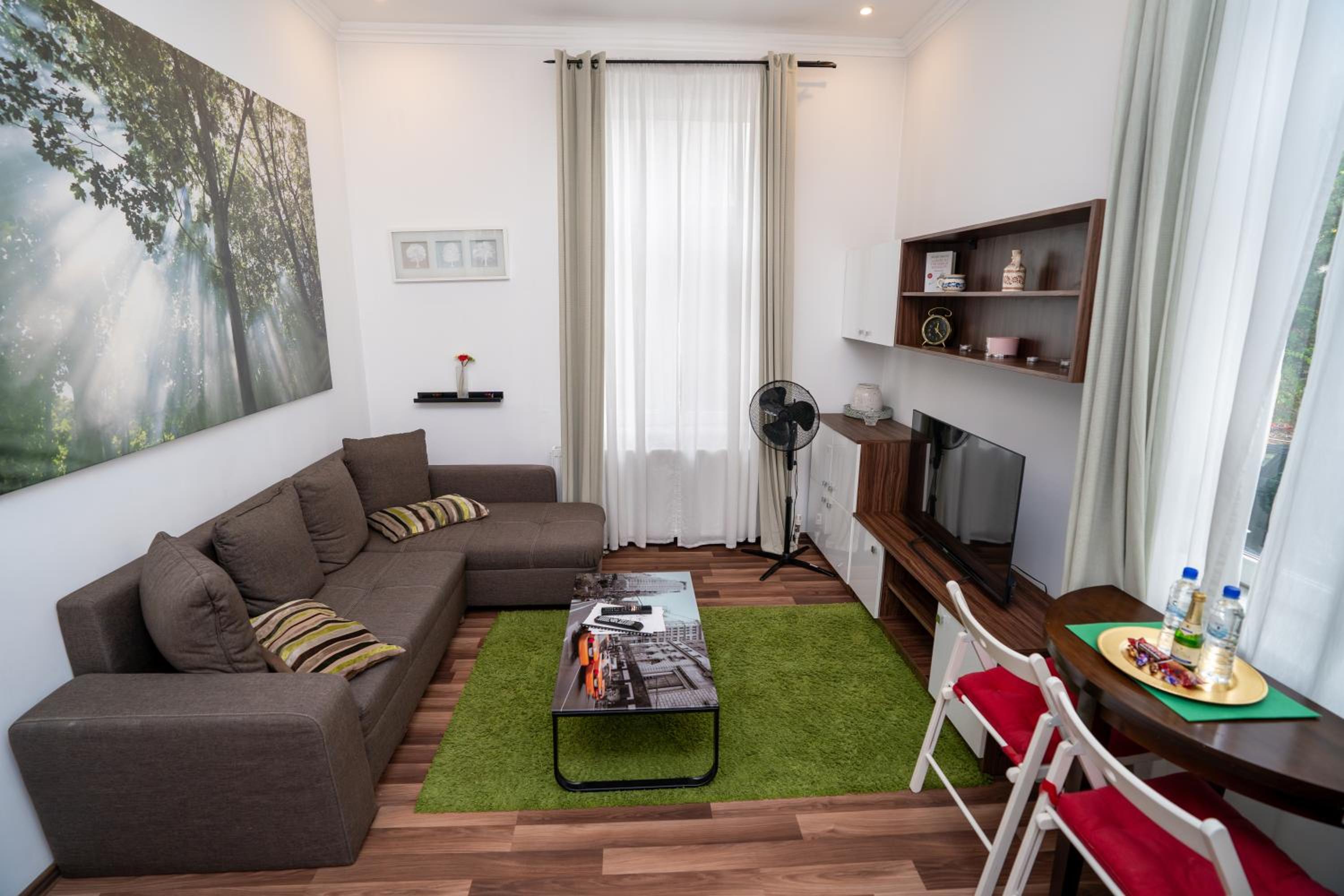 Downtown Central University Apartament - CAL1