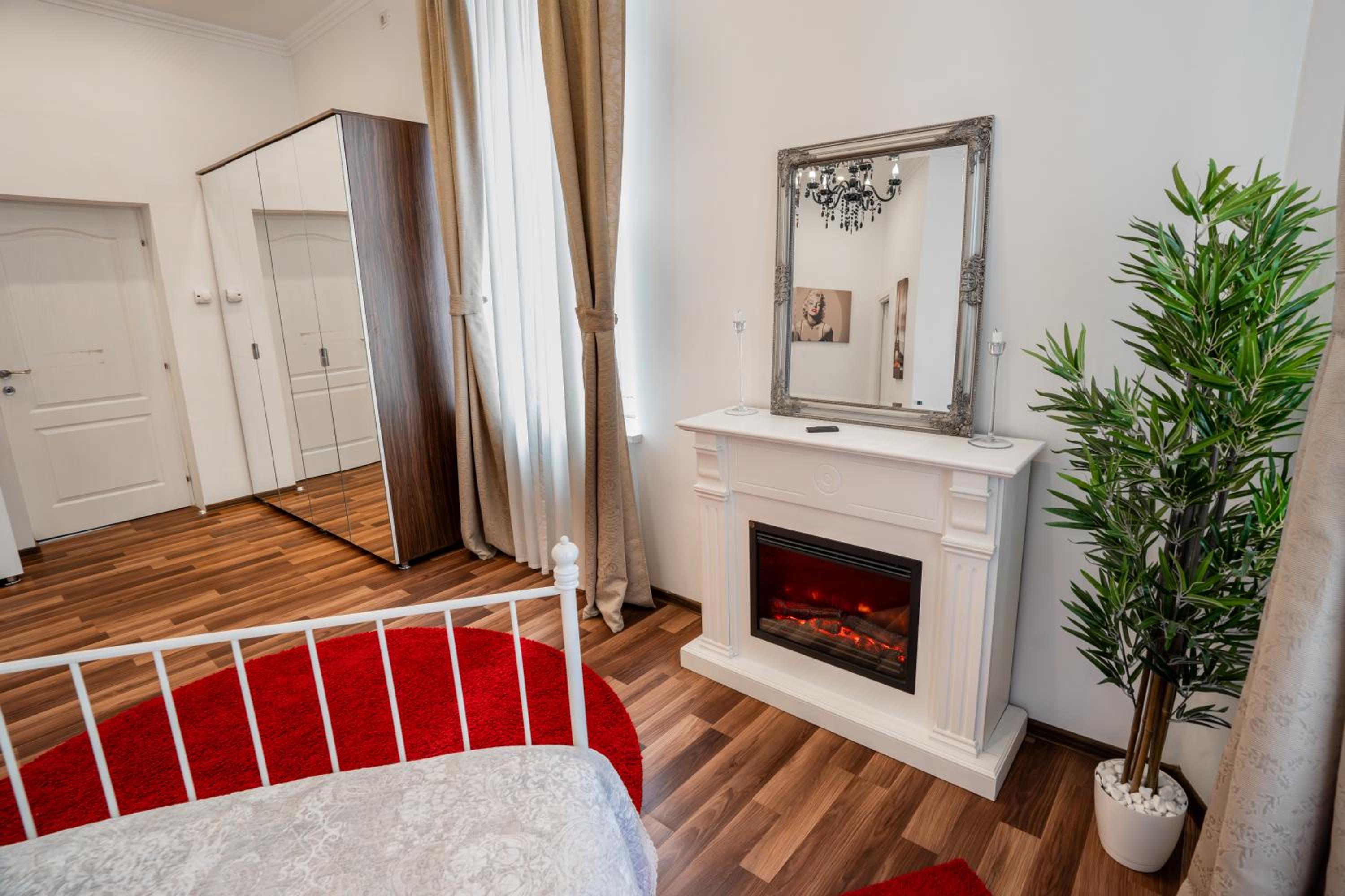 Downtown Central University Apartament - CAL1