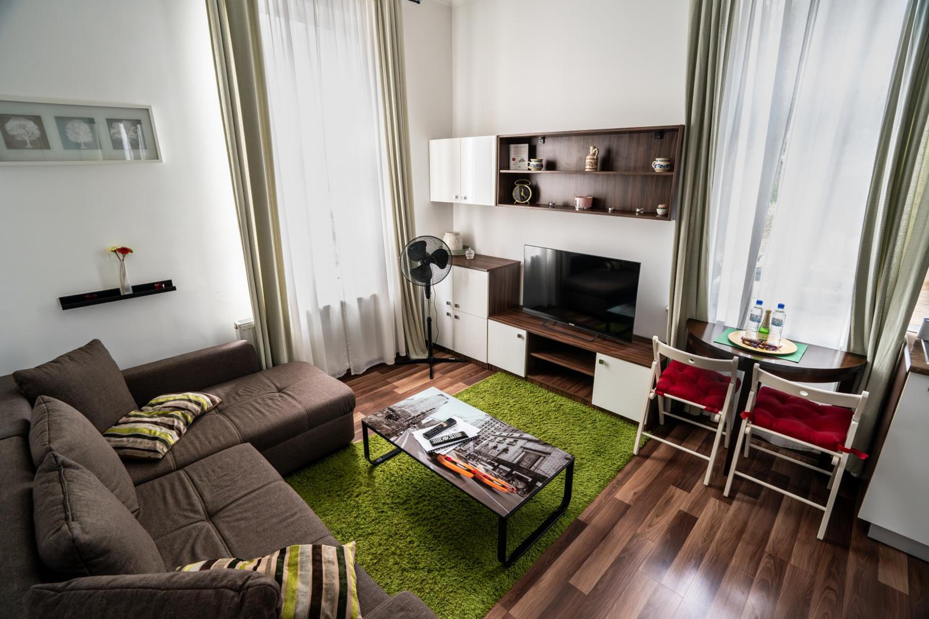 Downtown Central University Apartament - CAL1