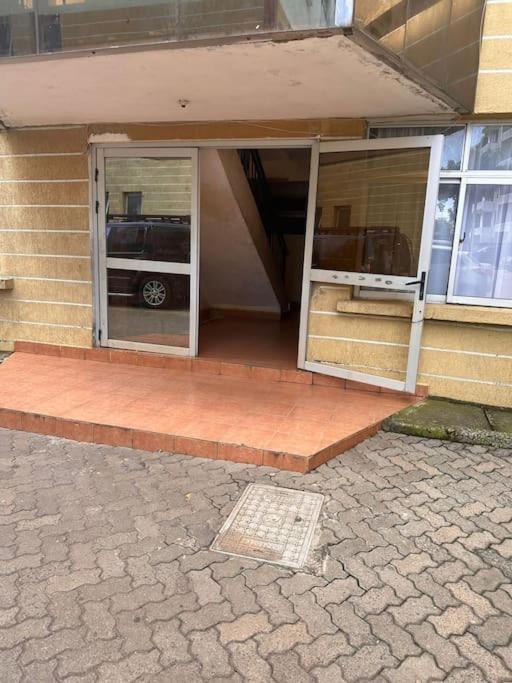 Ritzy 2br,Netflix, Amazon Prime, Fast Wi-Fi, Free Parking