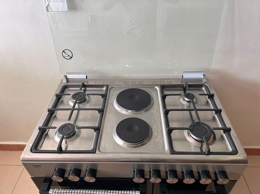 Ritzy 2br,Netflix, Amazon Prime, Fast Wi-Fi, Free Parking