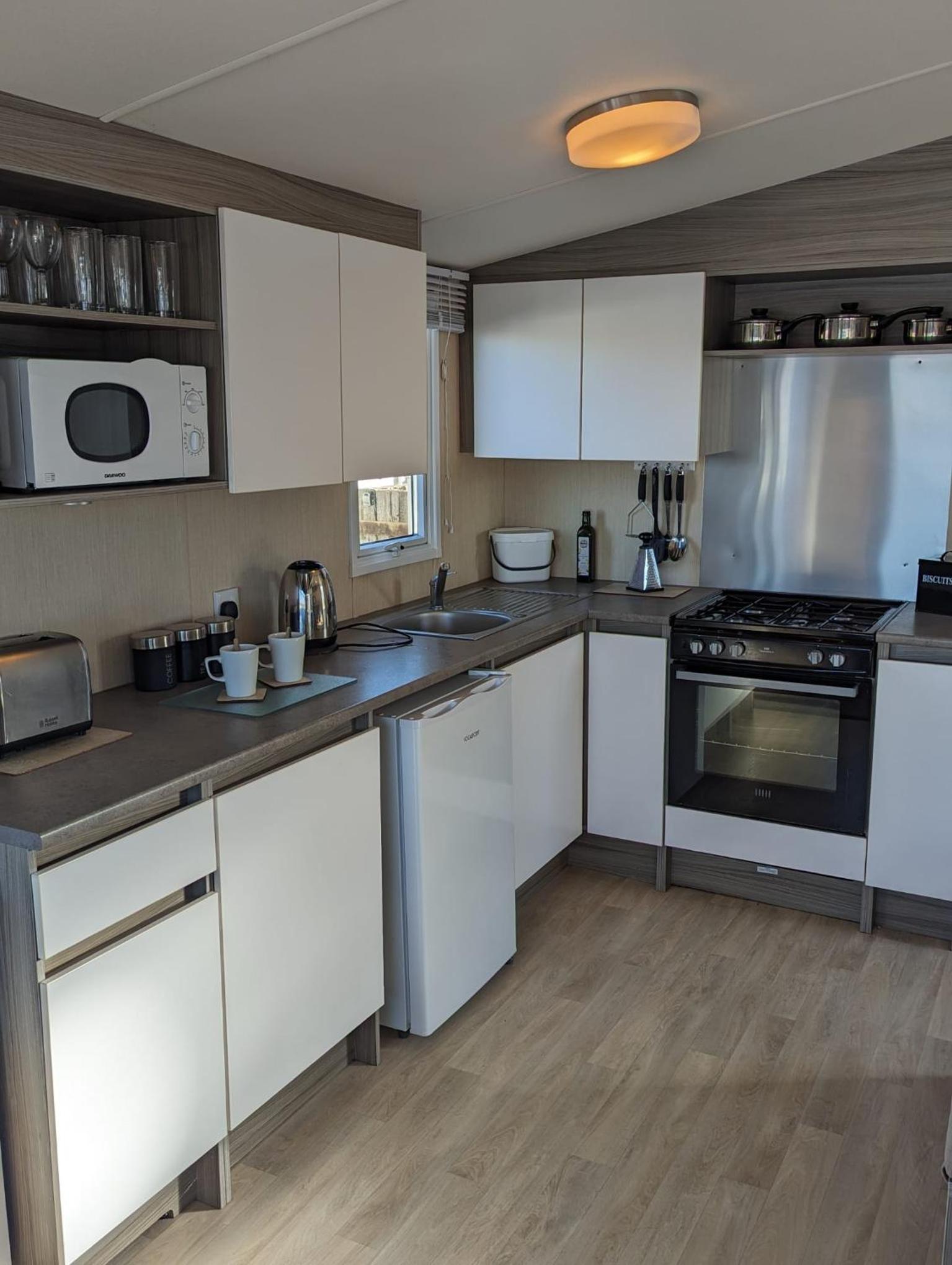 Relaxing Holiday Home Chickerell View Littlesea Haven view 5