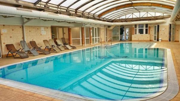 NYUGALOM APARTMAN