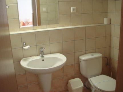 NYUGALOM APARTMAN