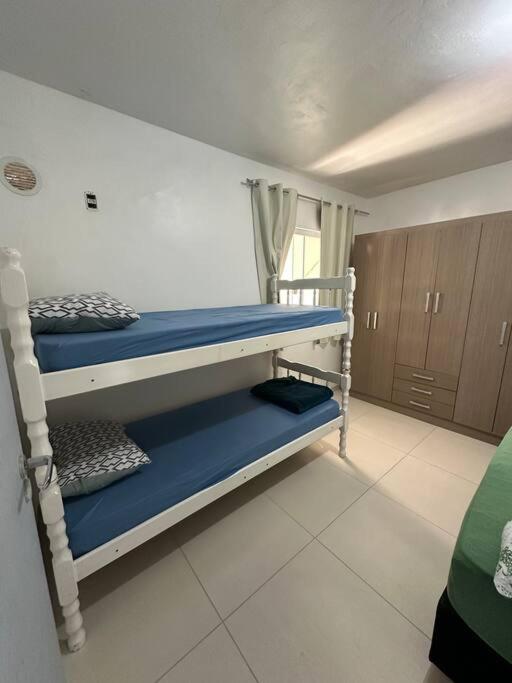 Casa02 - Mariscal/Canto Grande a 150mts da praia