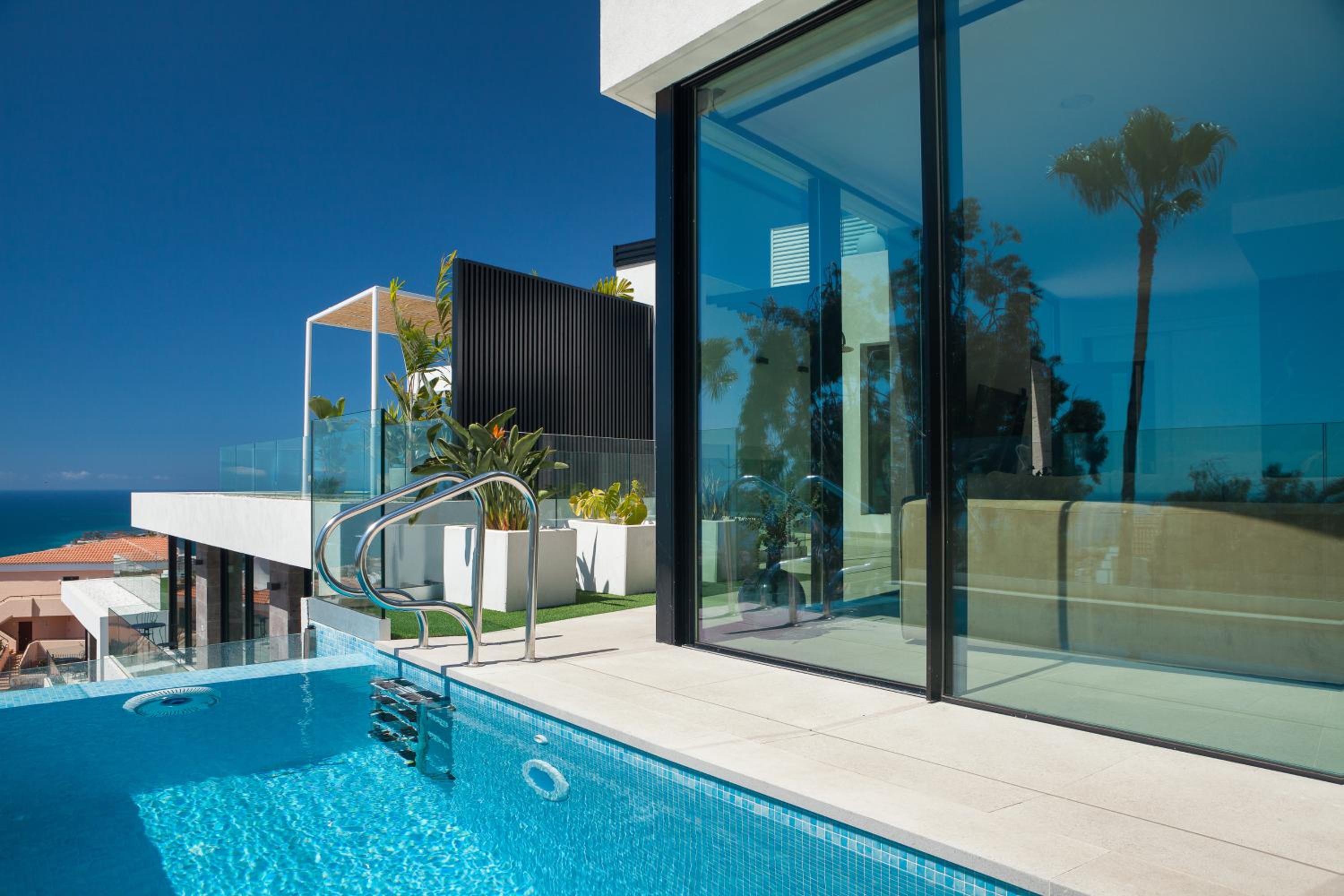 200m² NEW Villa F with private, heated pool and amazing ocean view. photo 2
