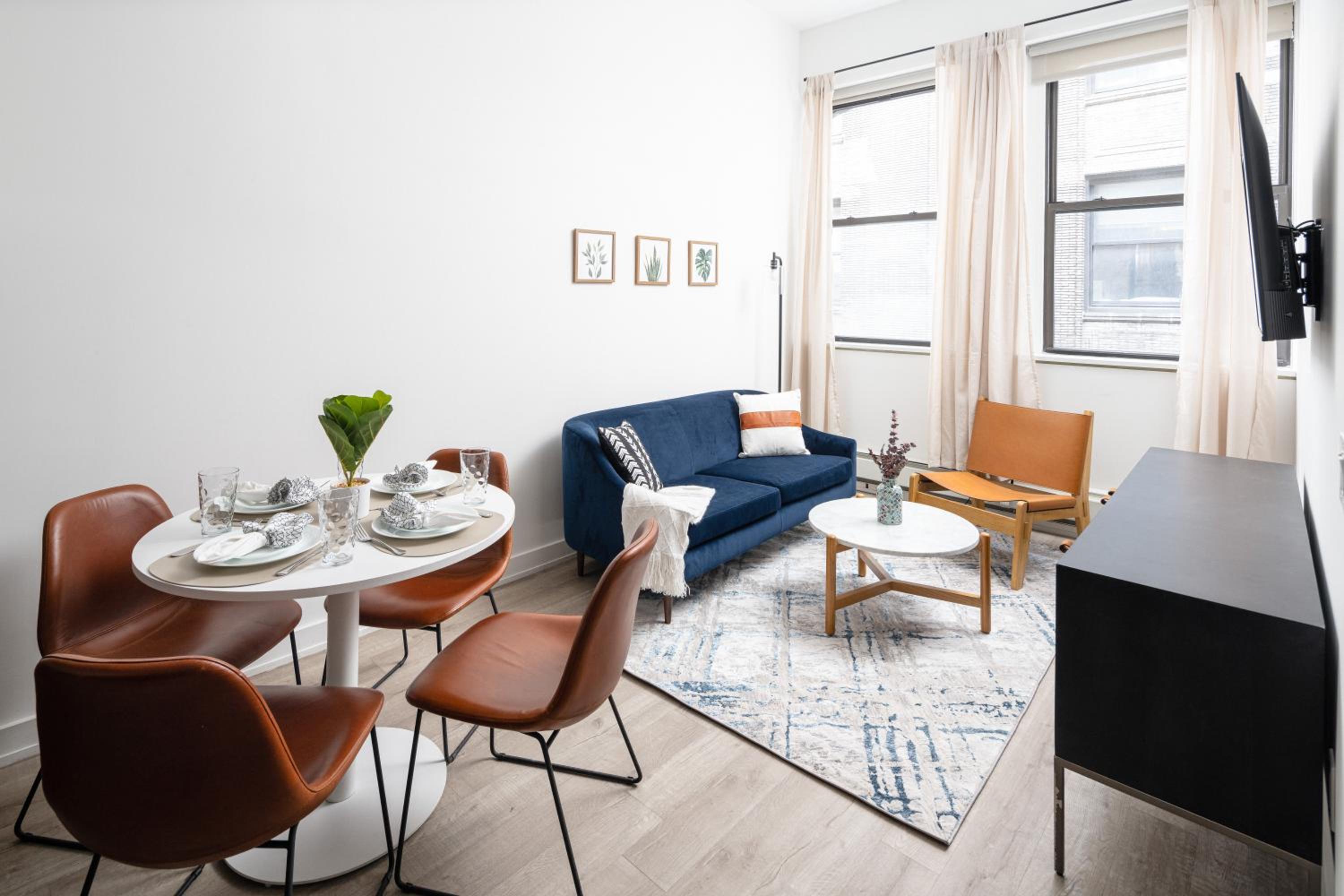 Spacious Luxury 2BD Downtown Gym W/D Doorman