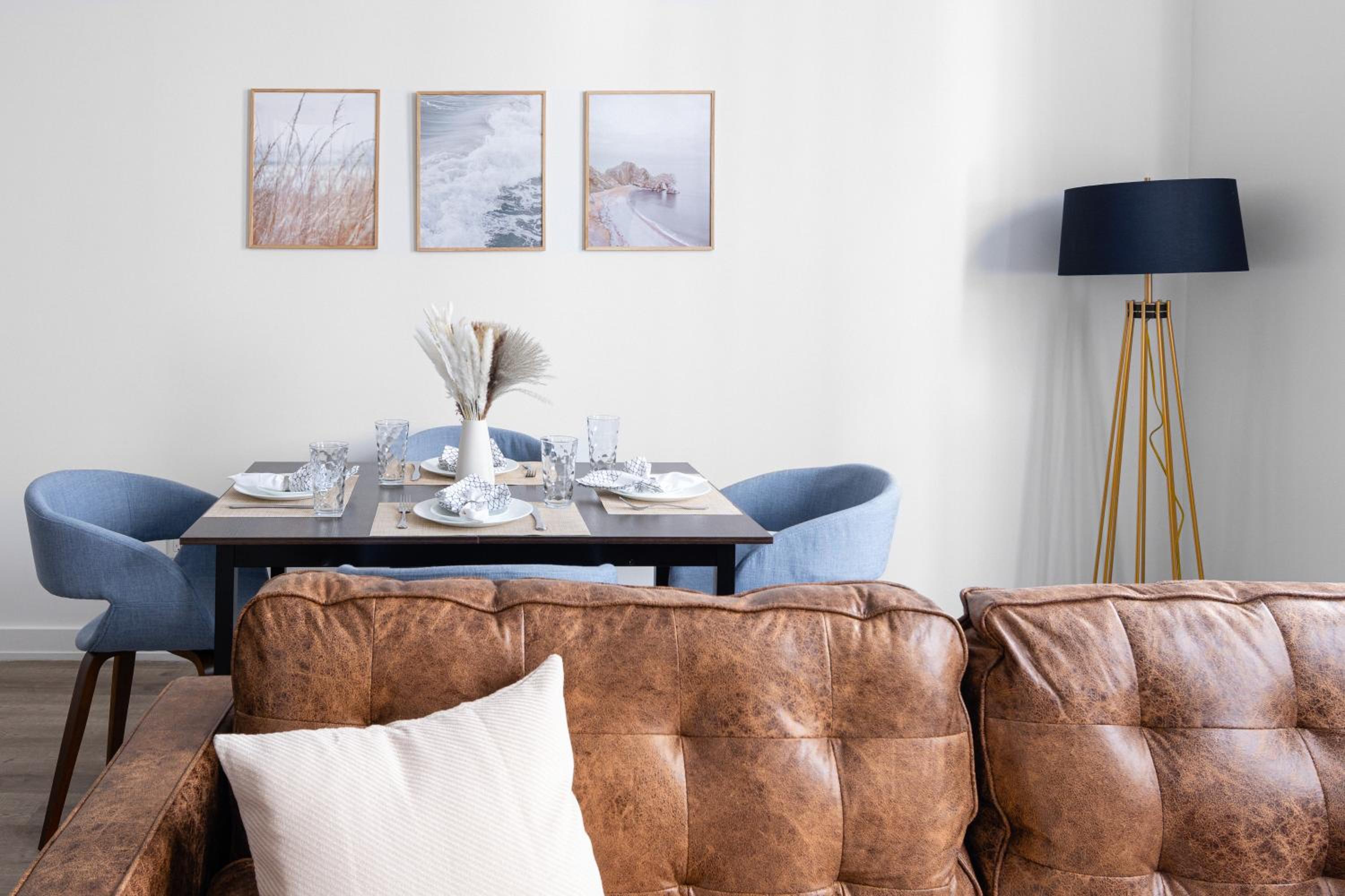 Chic 1BD with Rooftop W/D in Unit Downtown