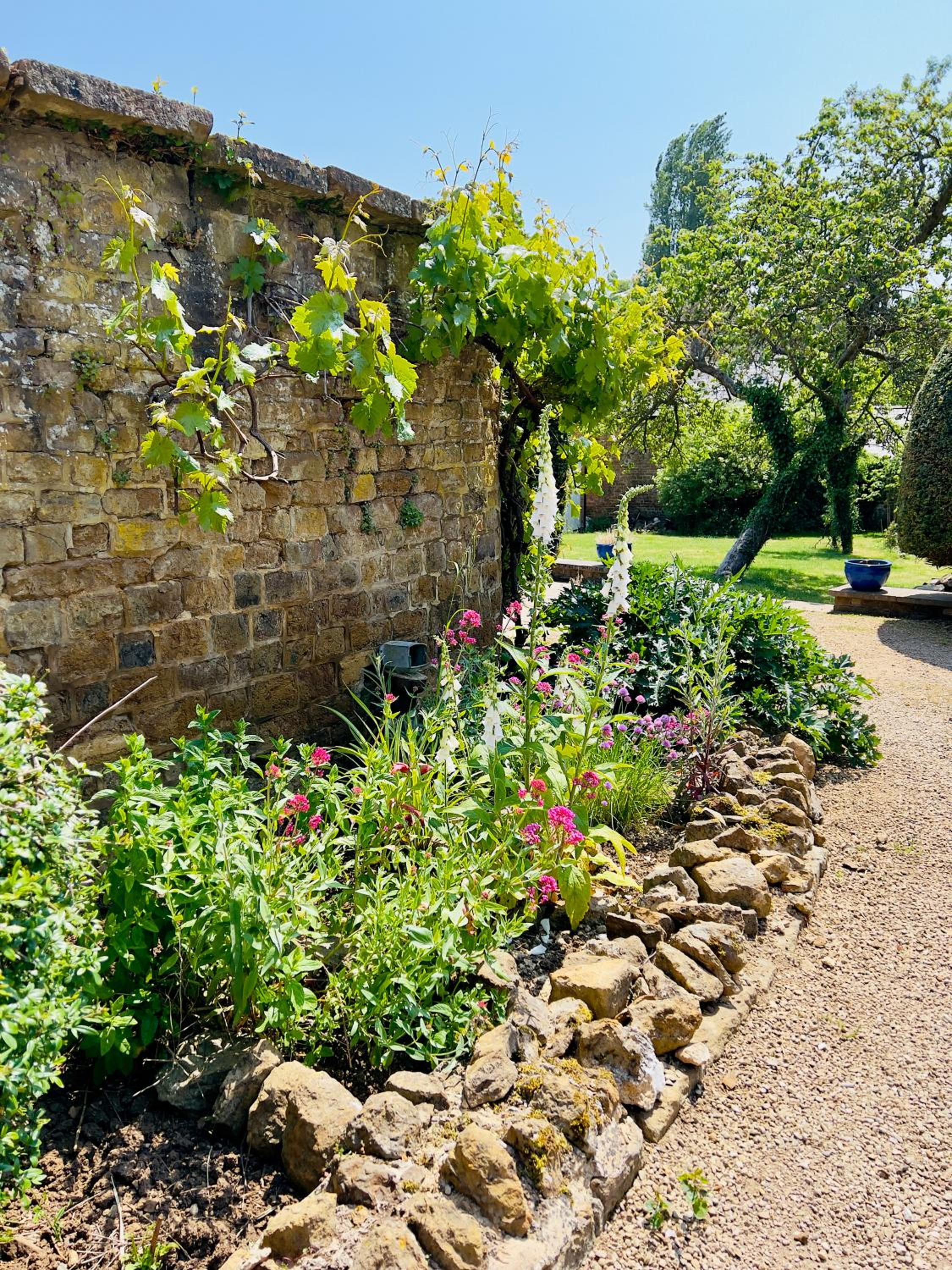 Large room in Stunning Cottage Edge of the Cotswolds