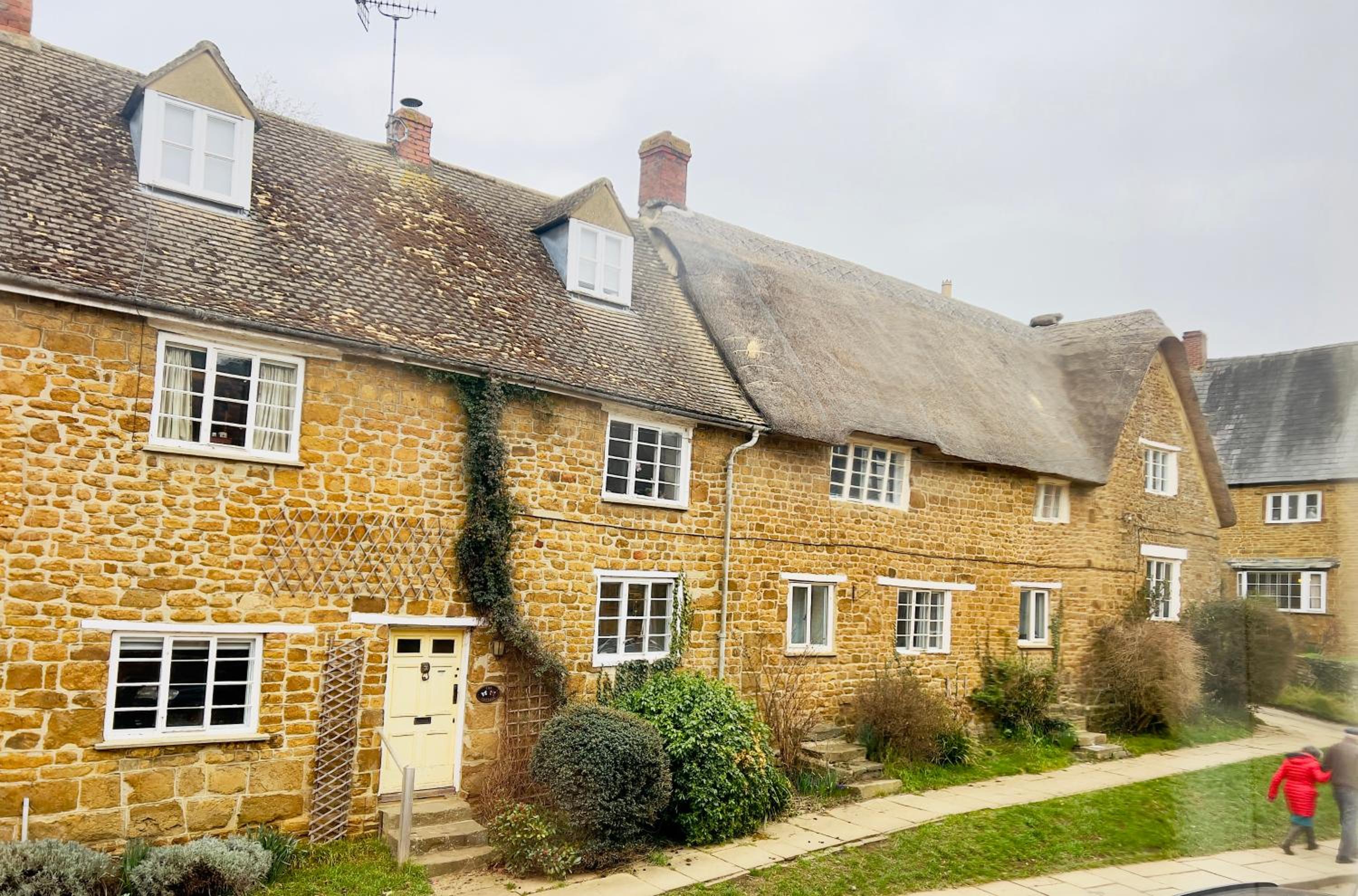 Large room in Stunning Cottage Edge of the Cotswolds