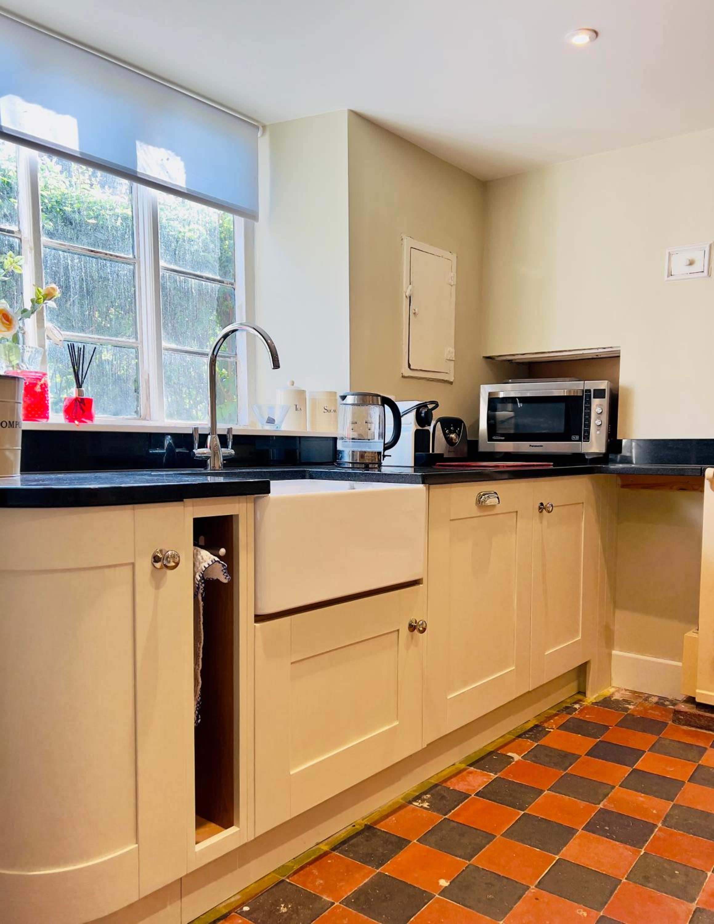Large room in Stunning Cottage Edge of the Cotswolds
