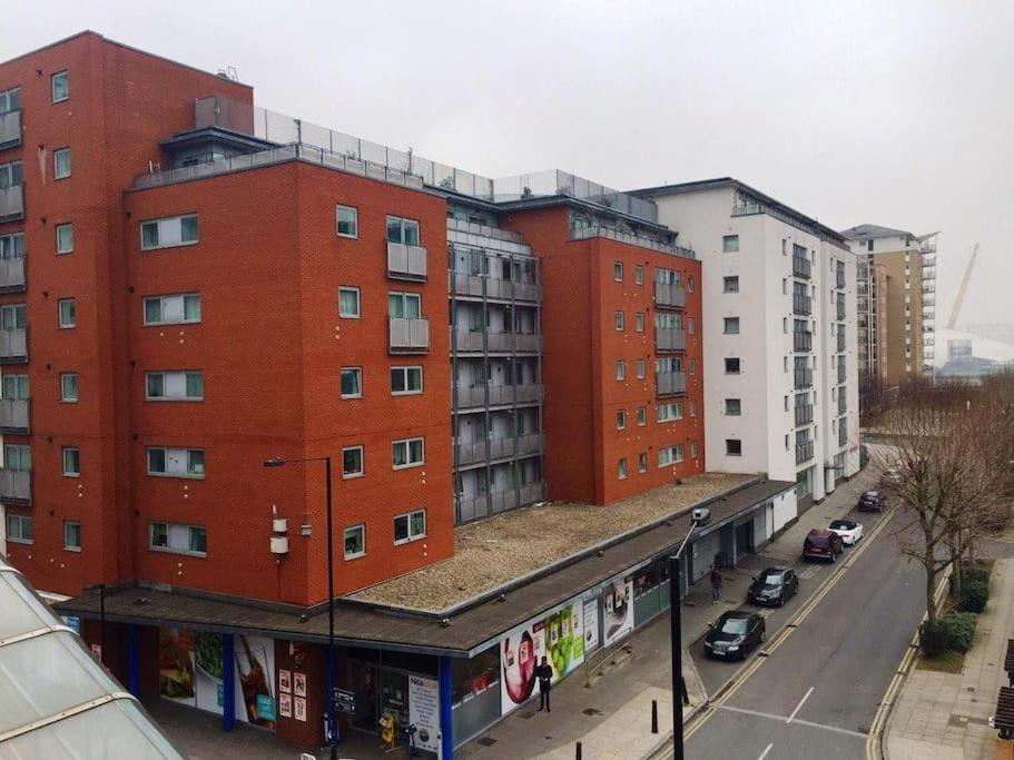 1 Bedroom Flat near Excel, O2, Canary Wharf - London