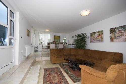Photo 49