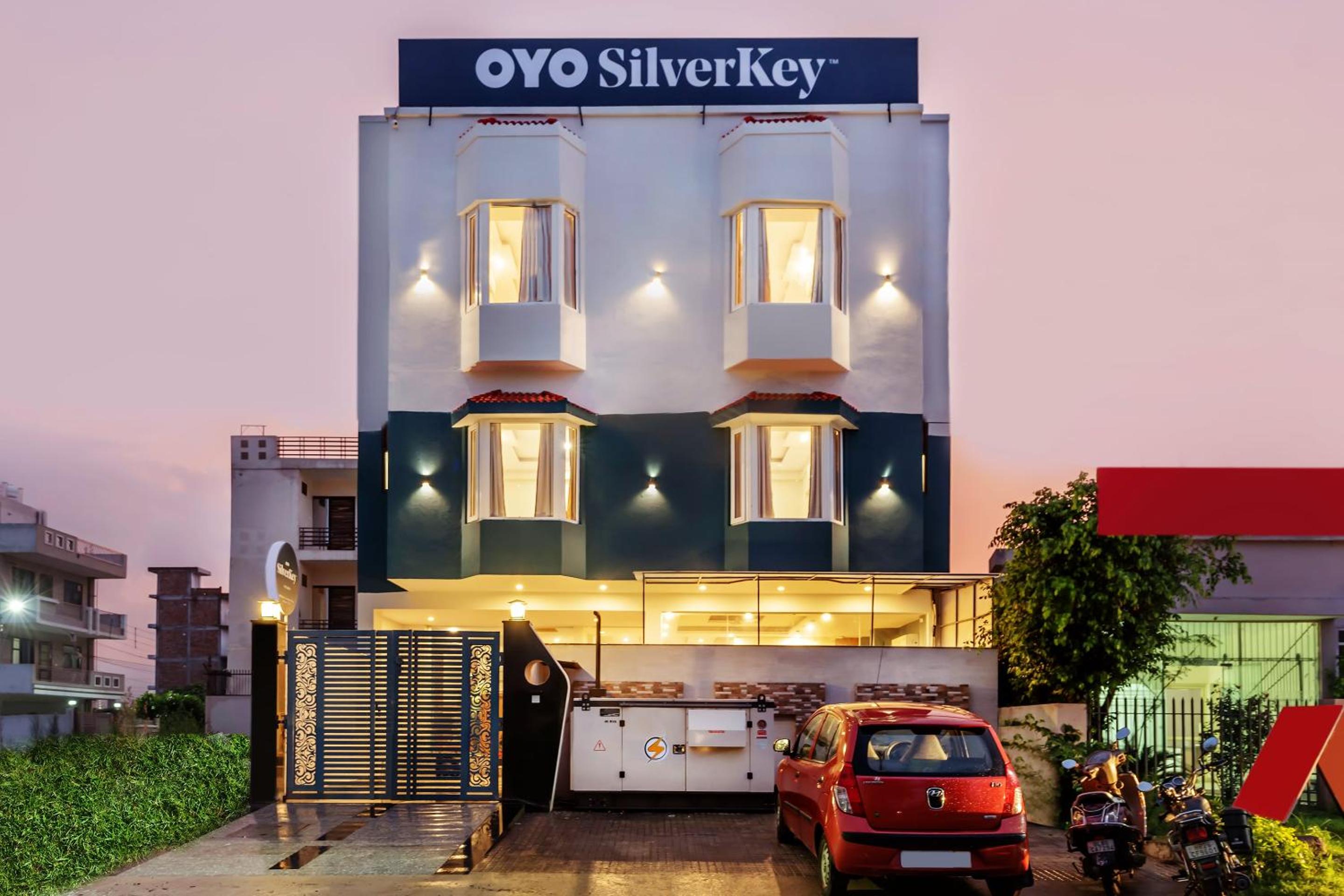 Hotel O Earth Villa Near Bestech Central Square Mall