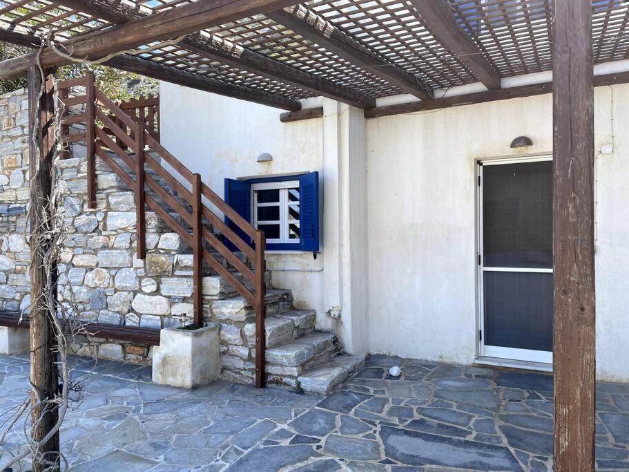 Ariadne's Apartment - Apollonas view 2