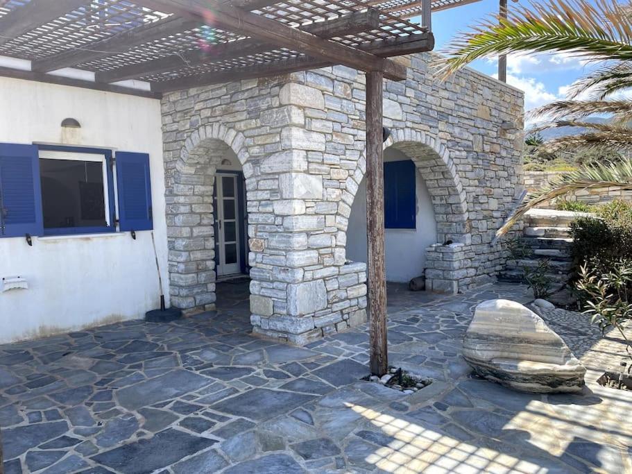Ariadne's Apartment - Apollonas view 3