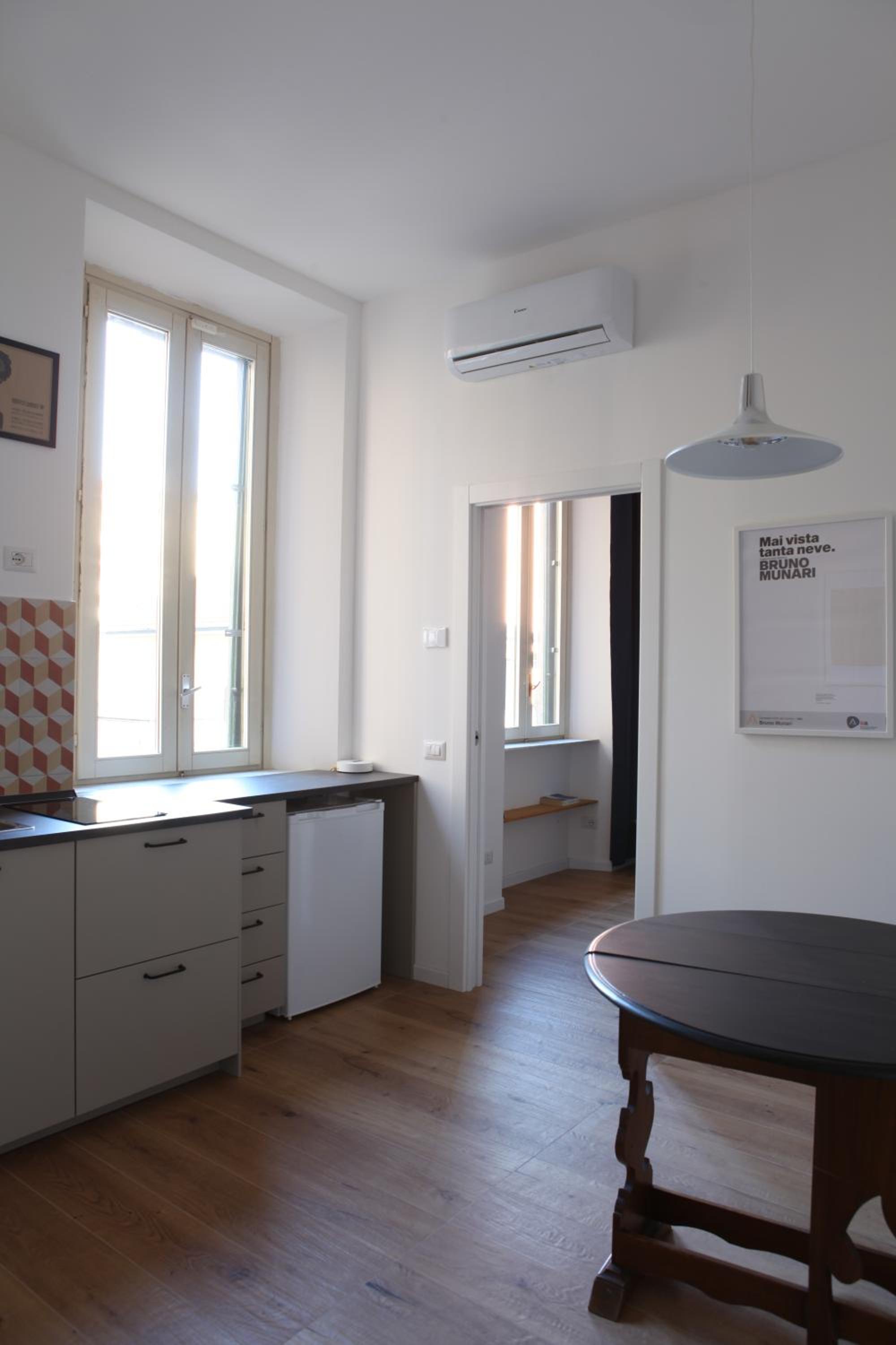 Modern Apartment Close to Metro photo 2