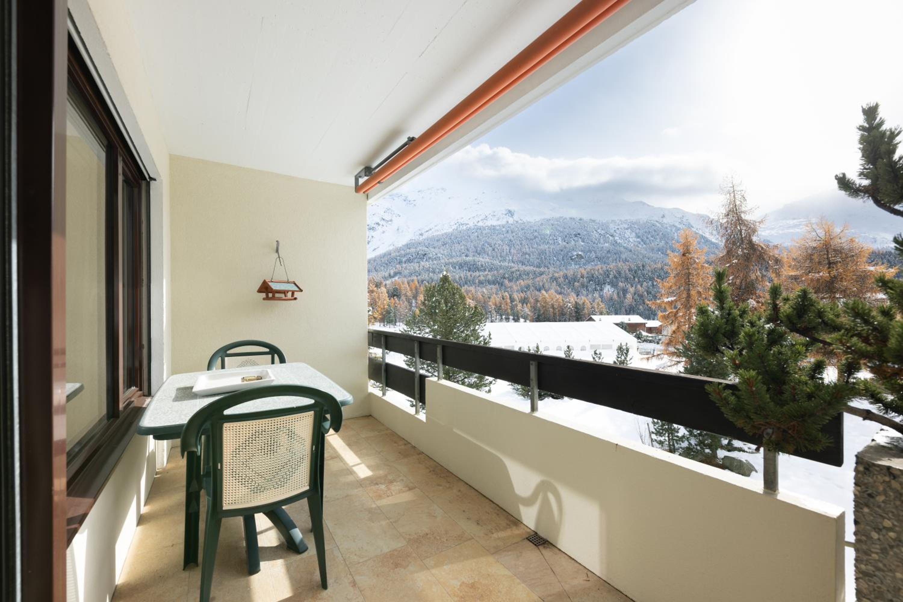 Modern crossing apartment facing Piz Rosatsch
