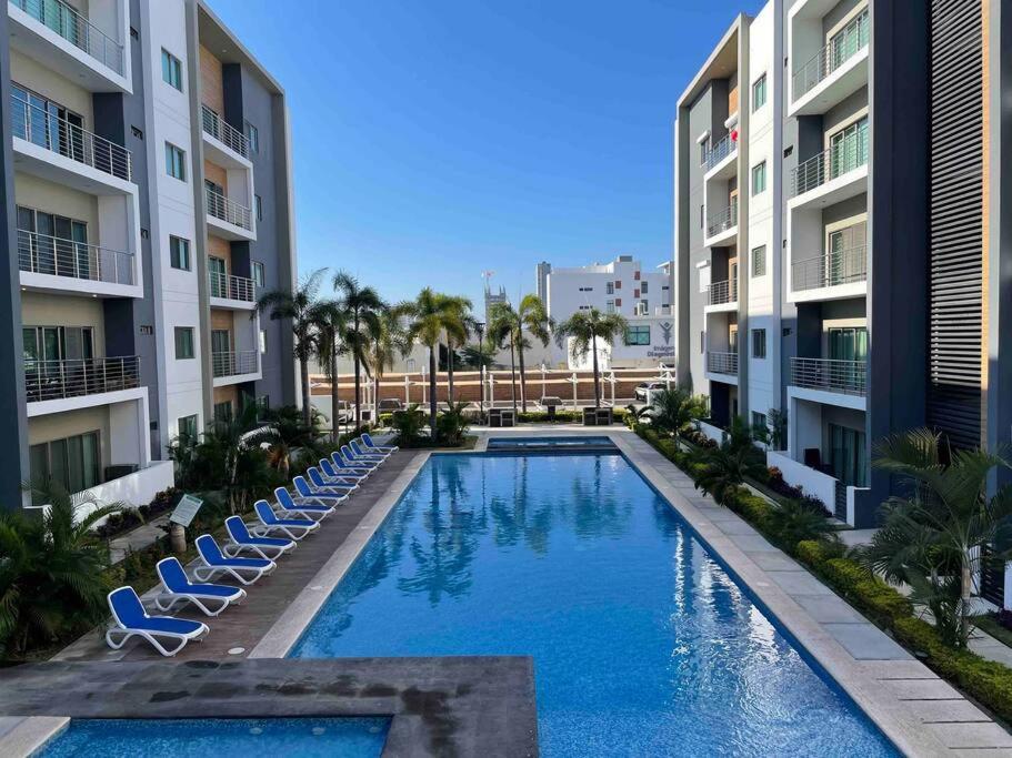 Hermoso Condo Nuevo Gran Alberca a 5 Min de Playas view 4