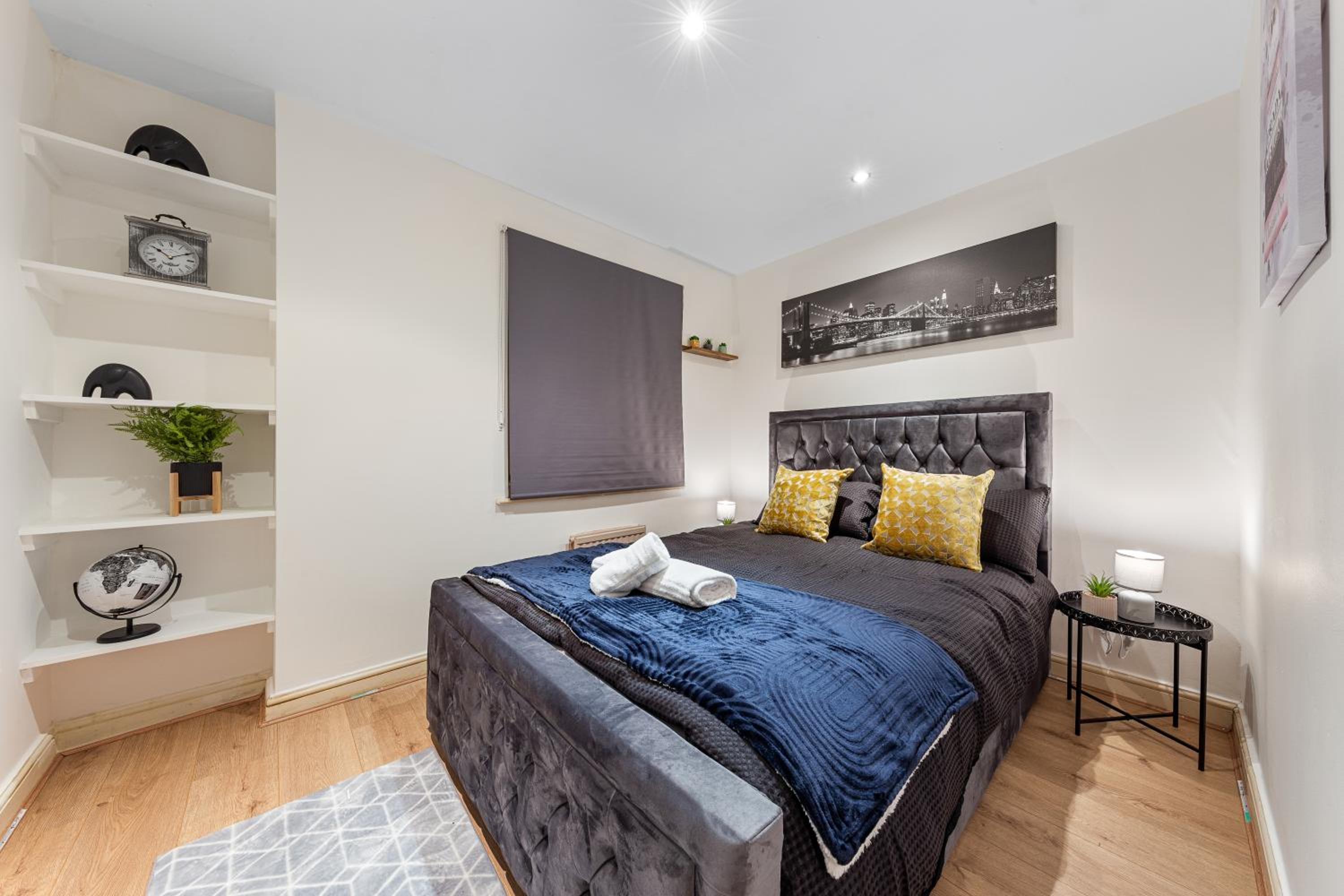 2 Bed Flat - Sleeps 6 - Pets - Parking - Wifi