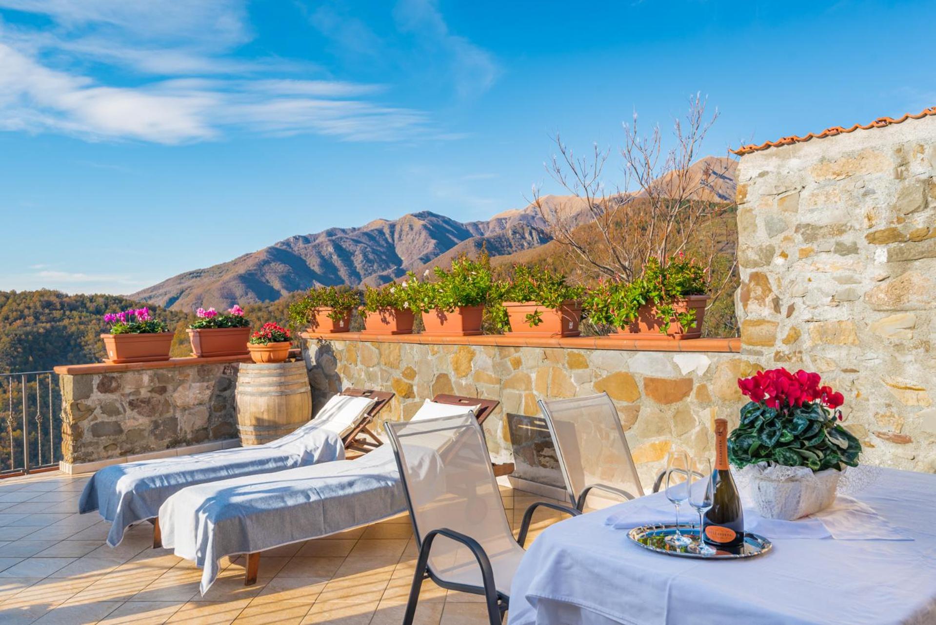 Vivi Luxury Country House view 3