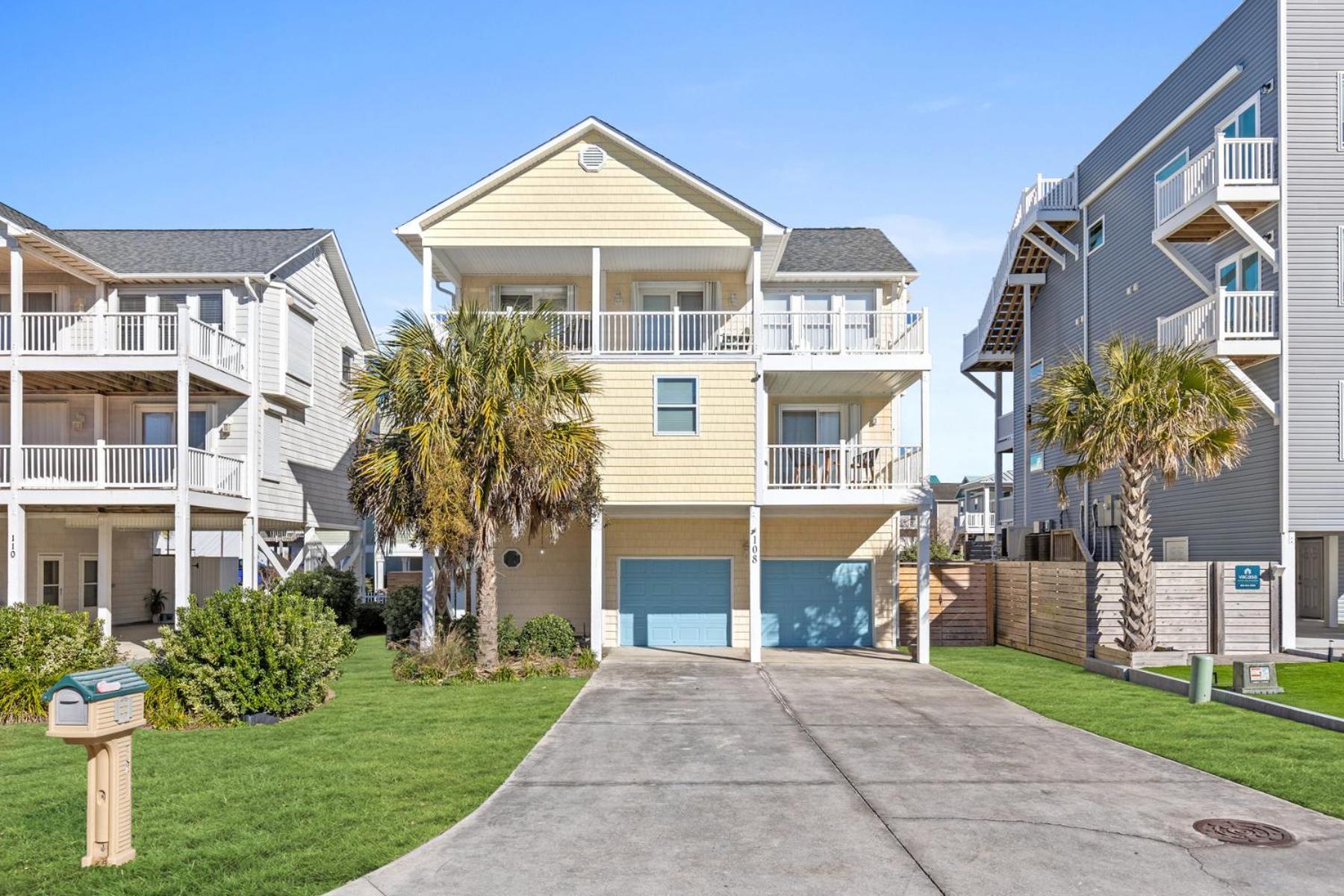 Bombastic Home - Steps to Beach - GameRm - Hot Tub - Pet Friendly
