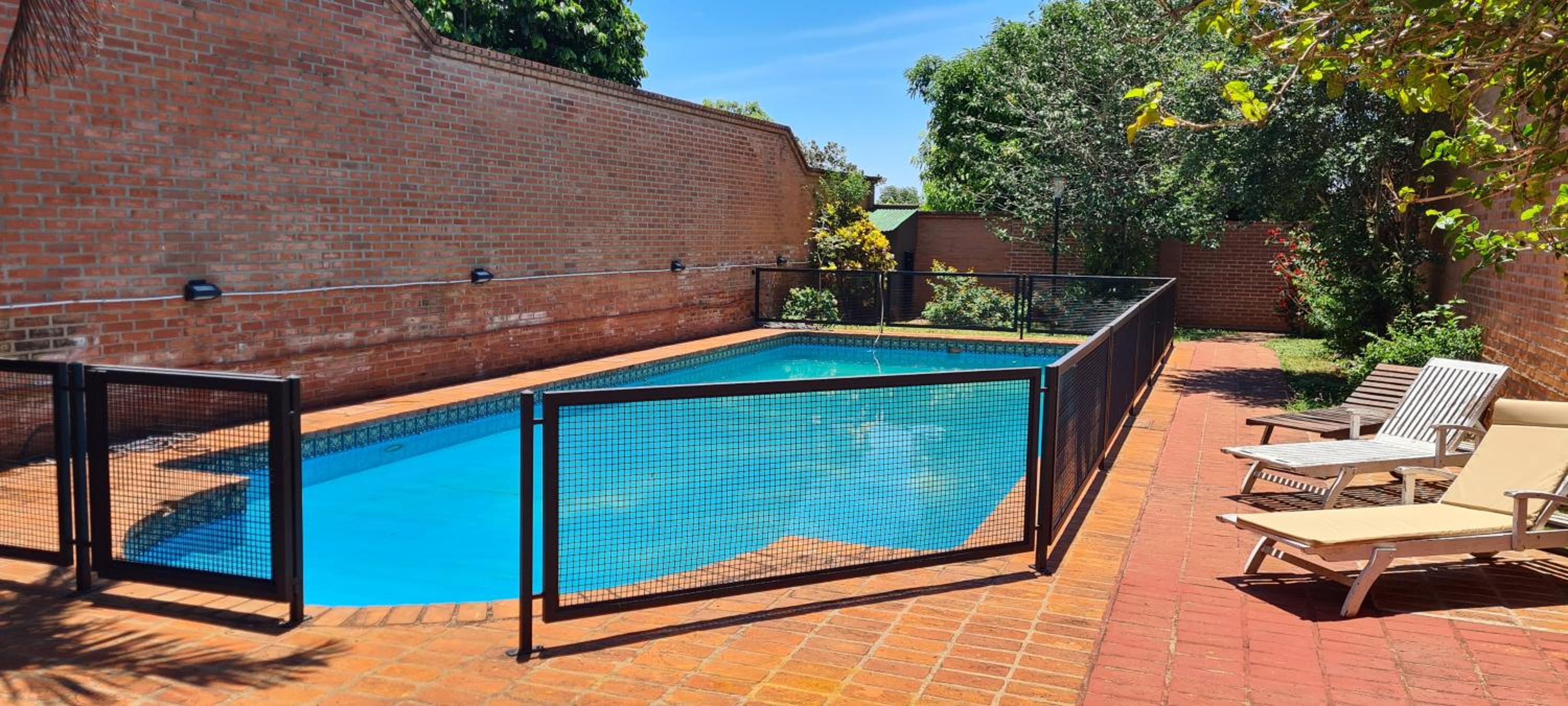Nada de Tucanes. Piscina Loft