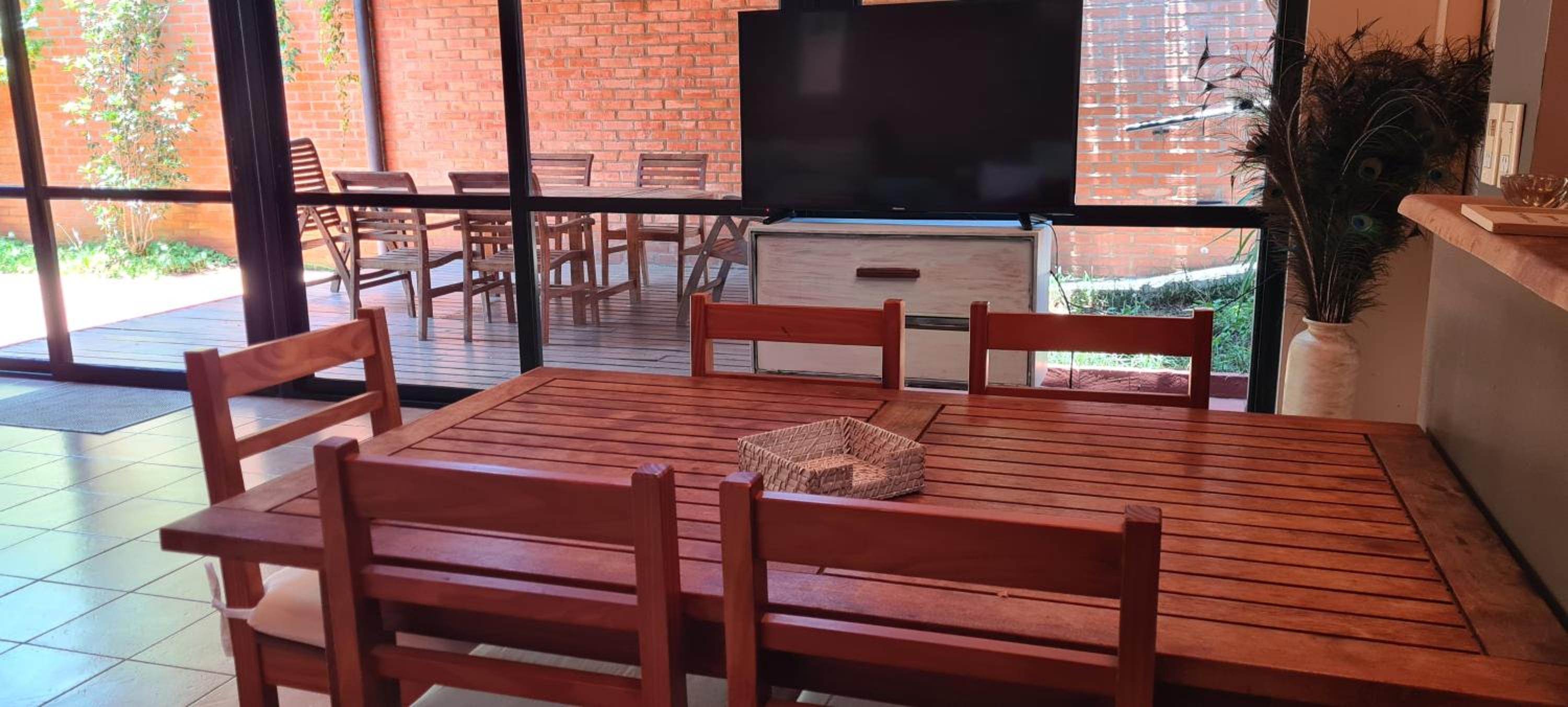 Nada de Tucanes. Piscina Loft