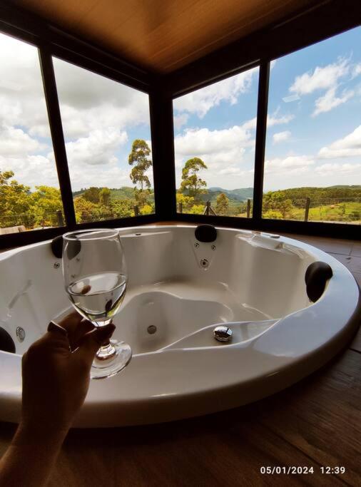 Cabana com hidro e natureza!