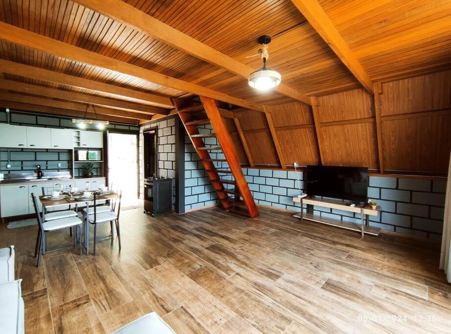Cabana com hidro e natureza!