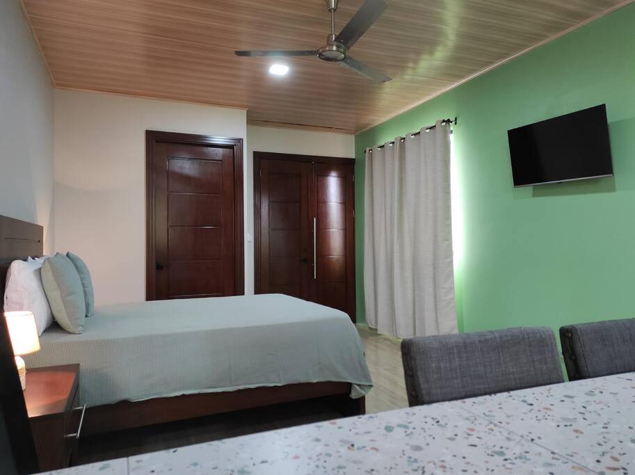Mandy Loft -40MB wifi -8 miles from La Fortuna