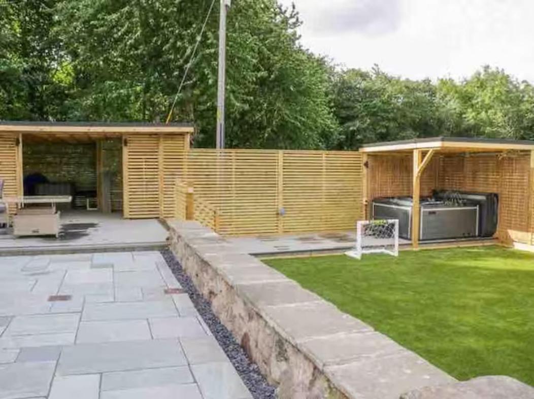 Pen-y-Coed ⥈ Modern ⥈ Hot Tub ⥈ Beautiful Views view 3