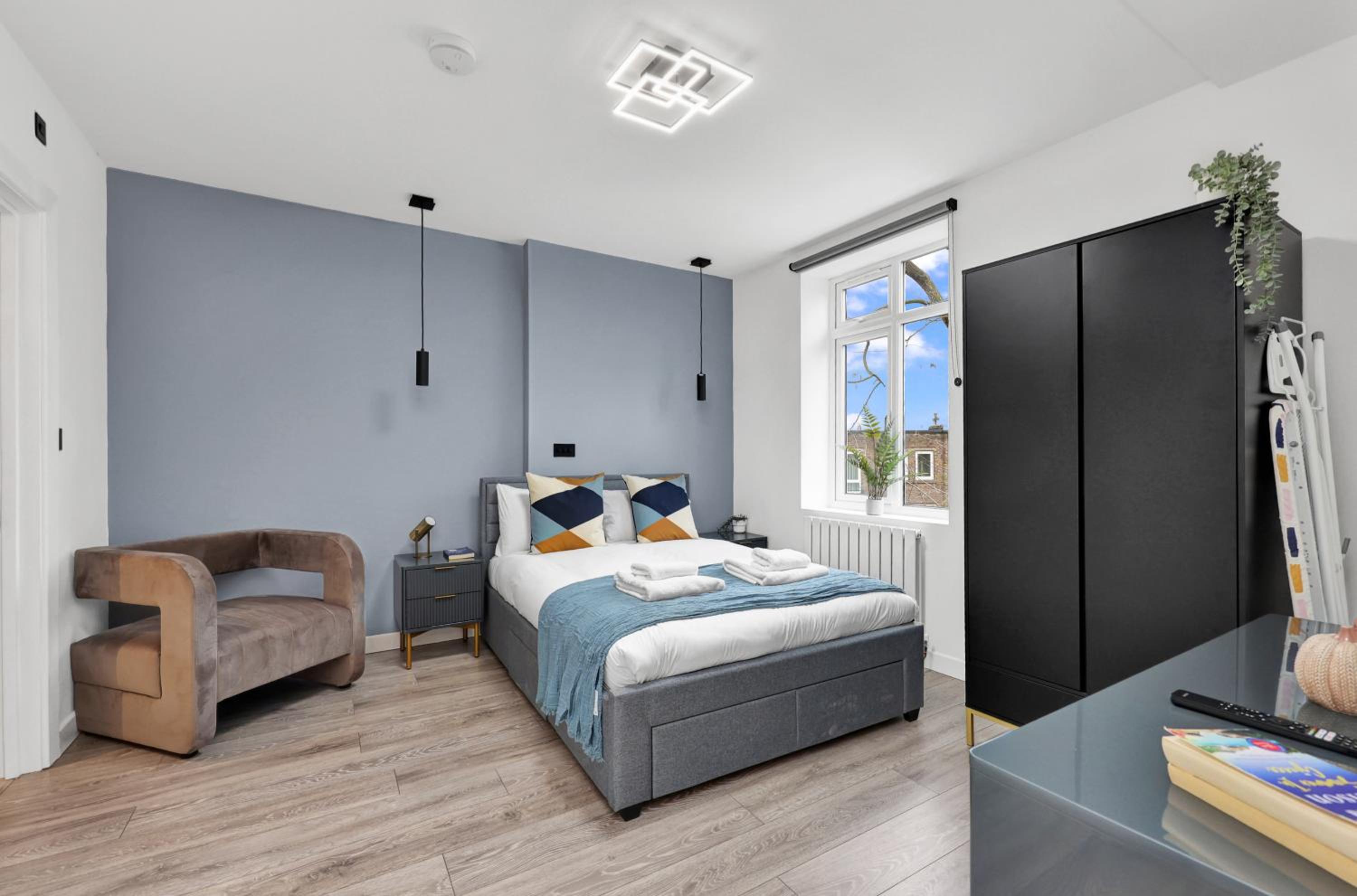 Hilldrop Apartments Short Term Rental & Flexible Renting Islington with Free WiFi, Parking & Garden