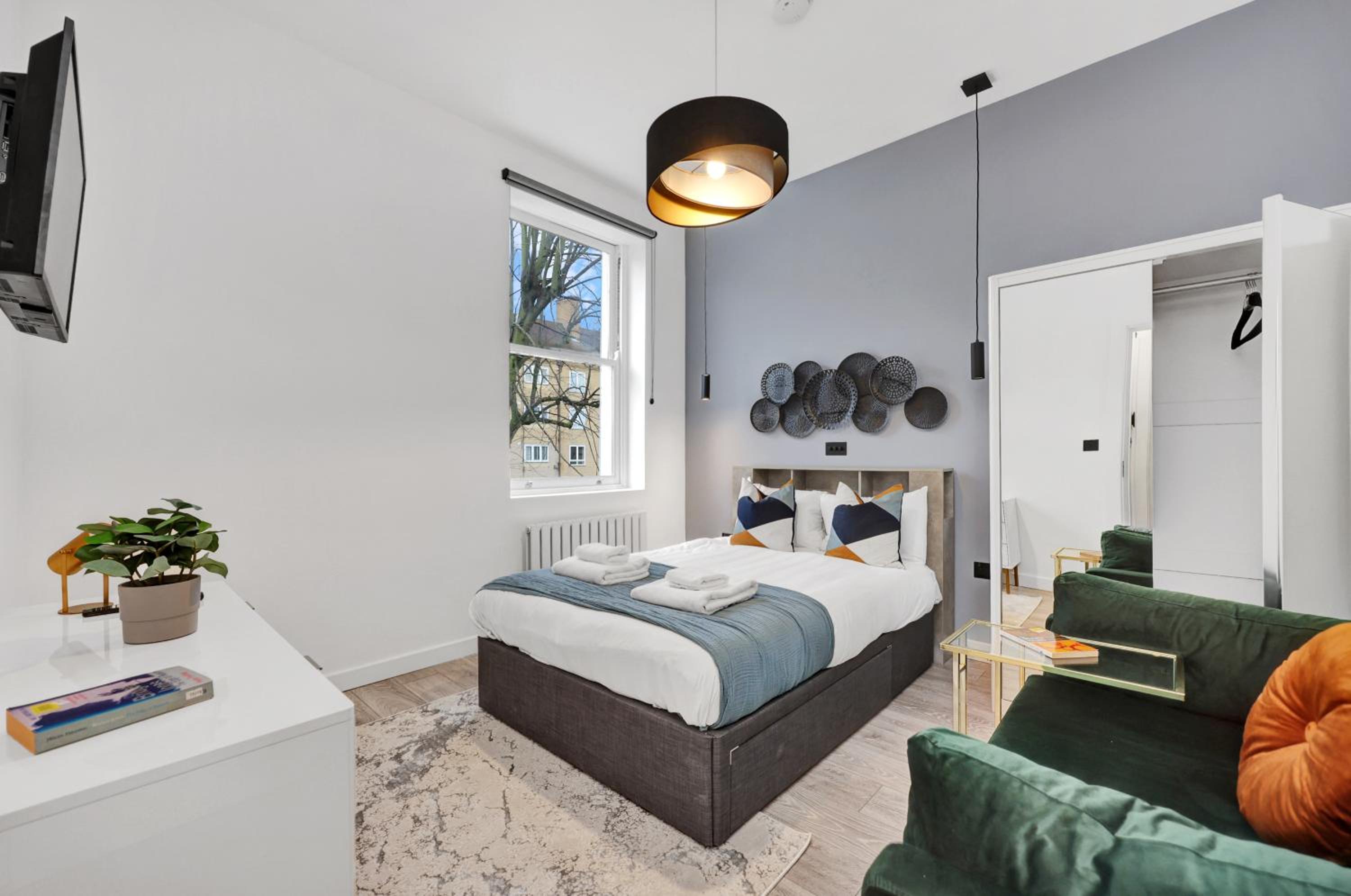 Hilldrop Apartments Short Term Rental & Flexible Renting Islington with Free WiFi, Parking & Garden