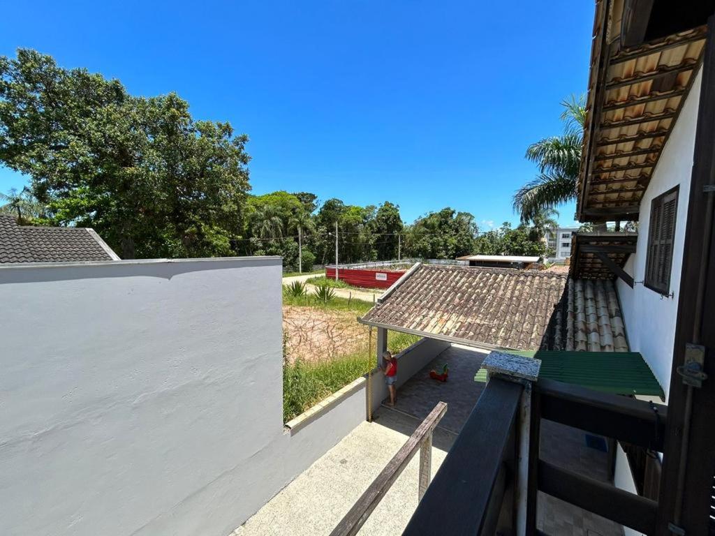 Sobrado JBK localizado a 200m do mar de Itapoá