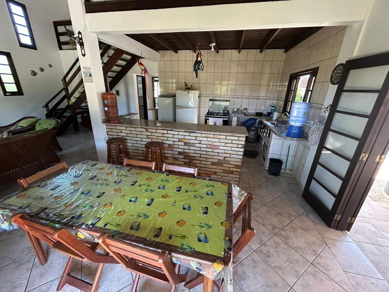 Sobrado JBK localizado a 200m do mar de Itapoá