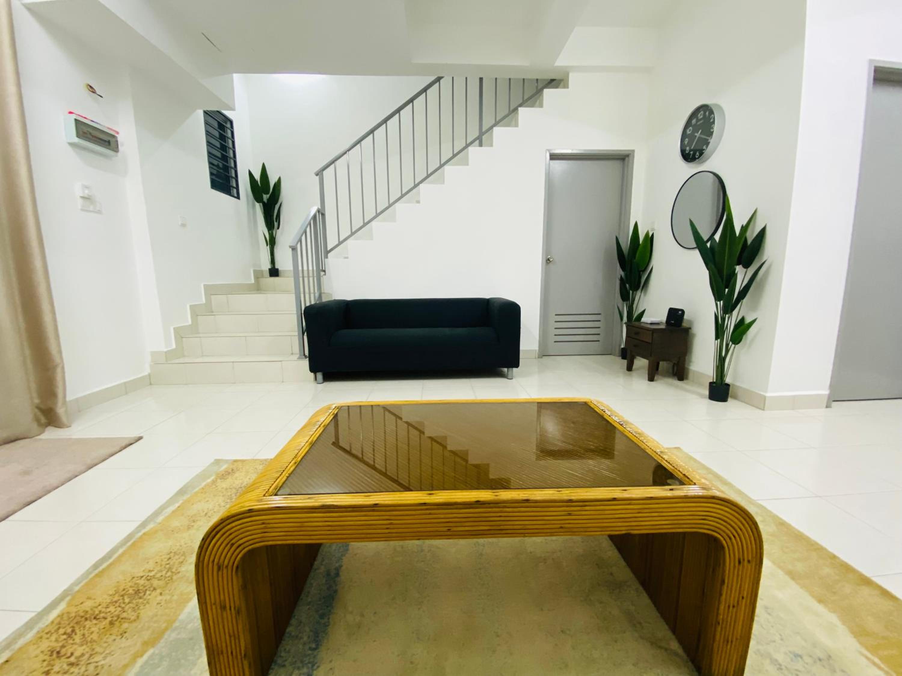 Alyn Home Kluang III Netflix WIFI Coway