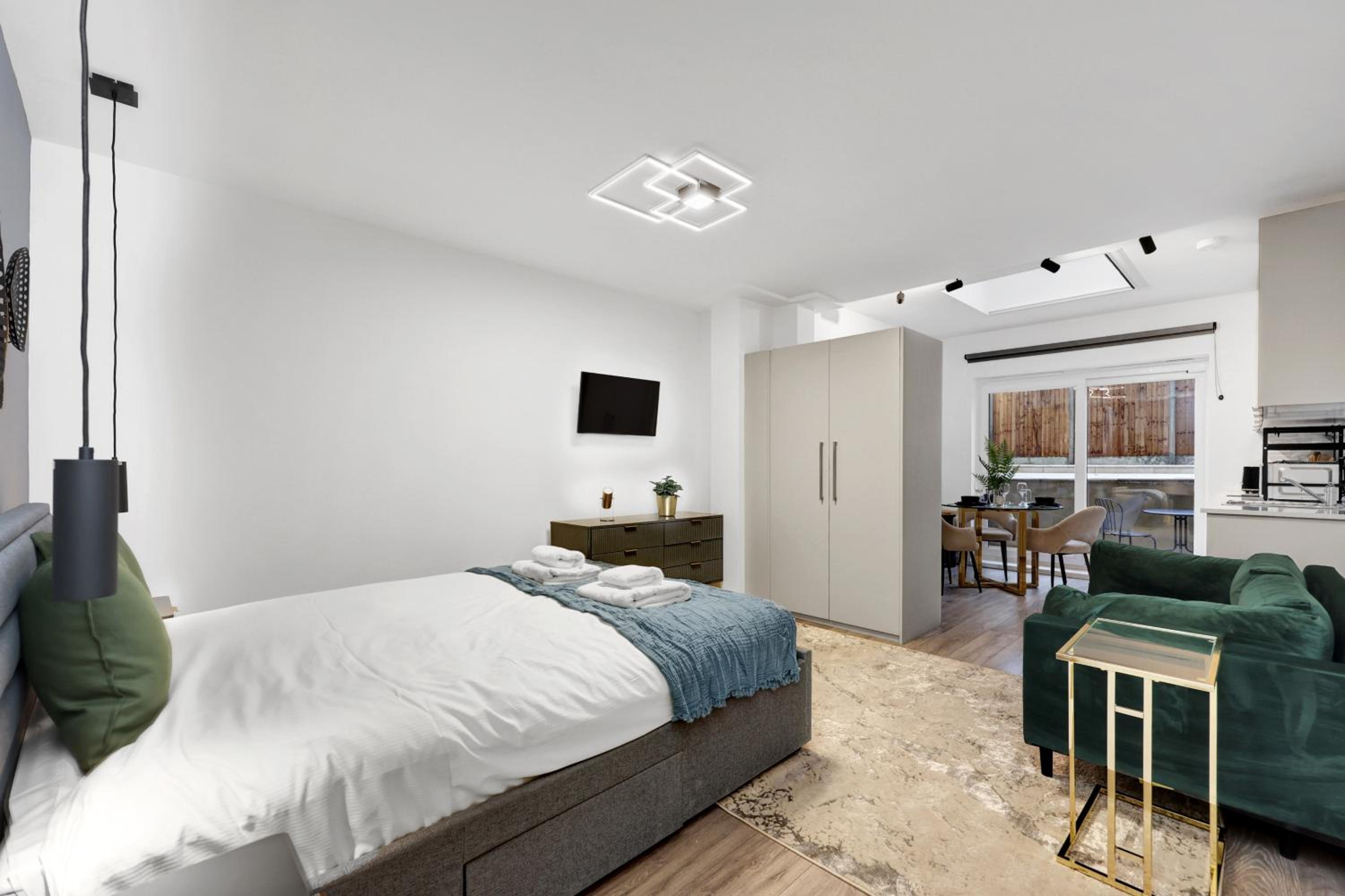 Hilldrop Apartments Short Term Rental & Flexible Renting Islington with Free WiFi, Parking & Garden
