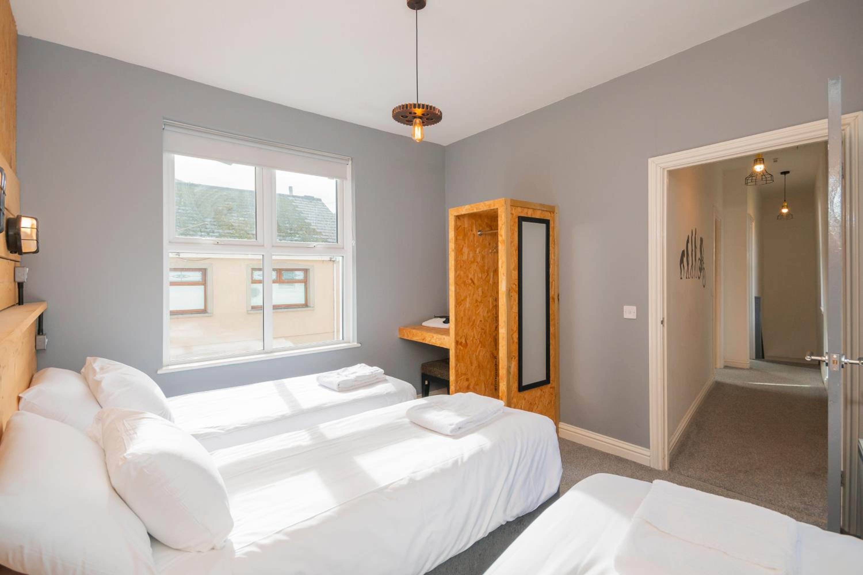 Riverside Great House In The Afan Forest Bike Park By STAE-Homes view 3