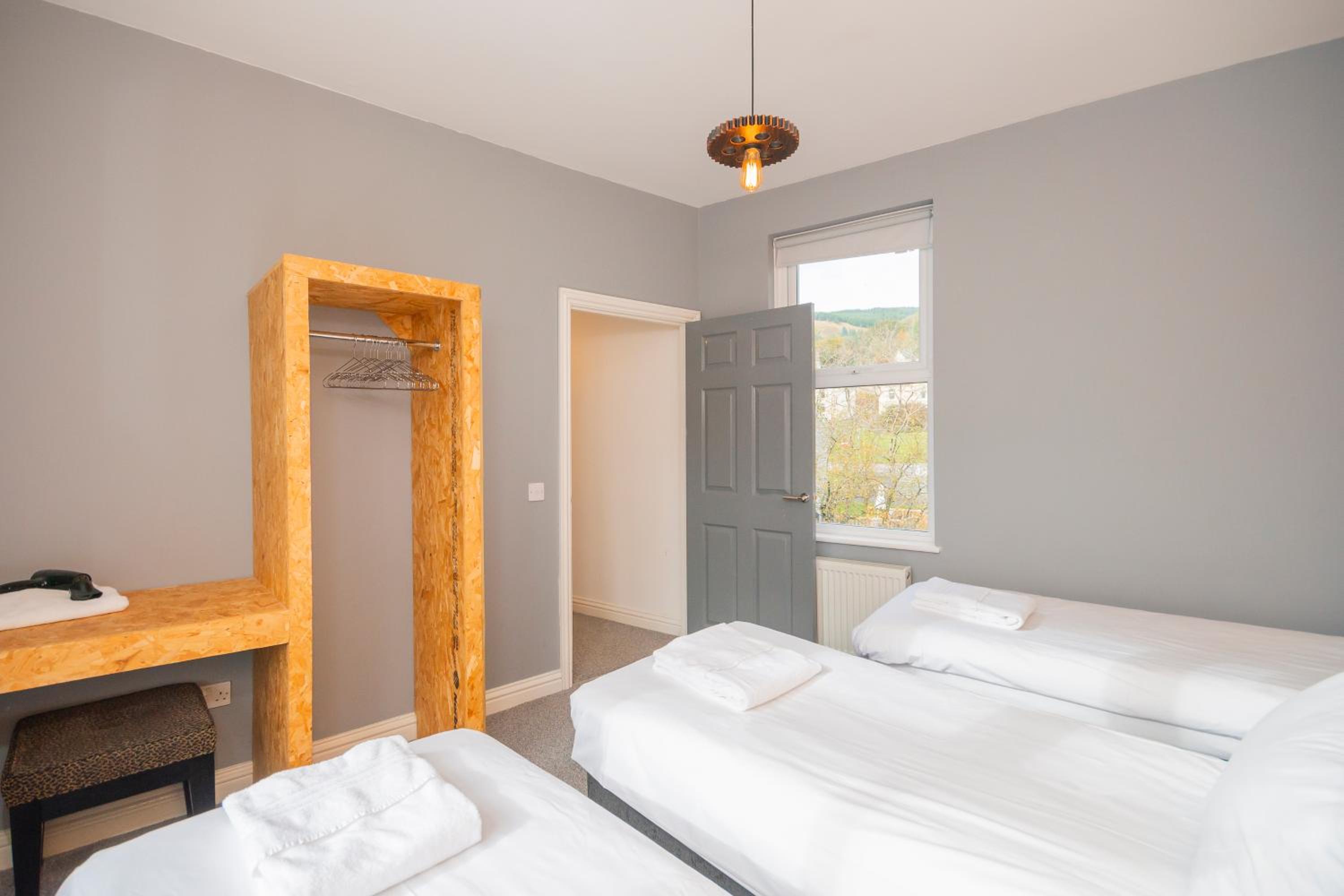 Riverside Great House In The Afan Forest Bike Park By STAE-Homes view 4