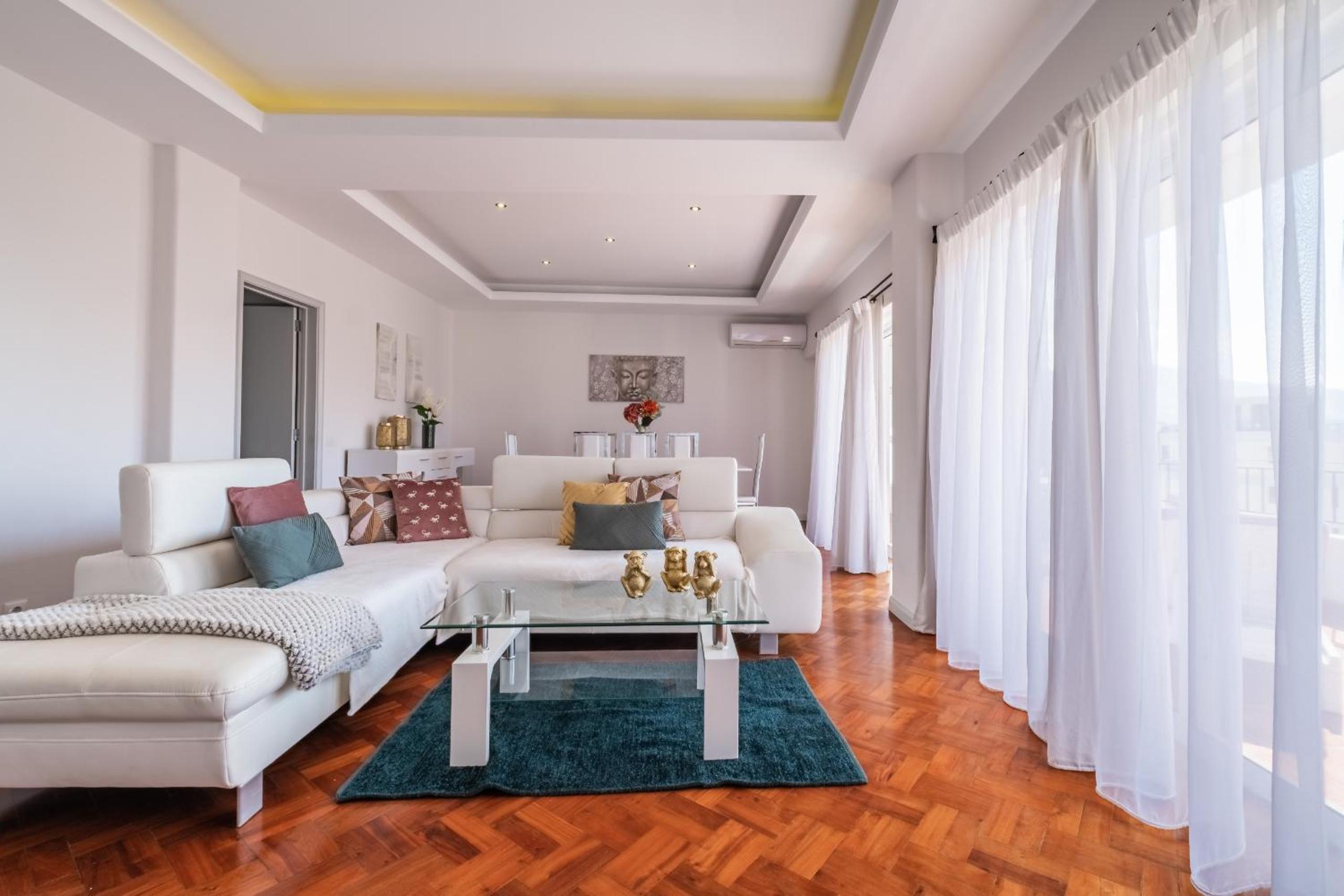 Apartamento Jasmineiro - By WeHost view 3