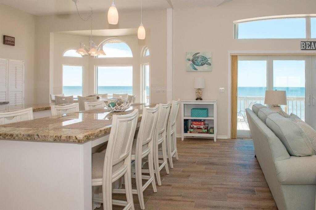 Oceanfront Large deck Air Hockey 2nd Living R view 4