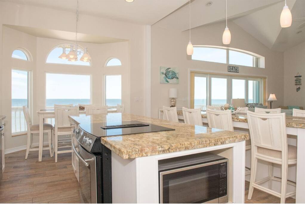 Oceanfront Large deck Air Hockey 2nd Living R view 5