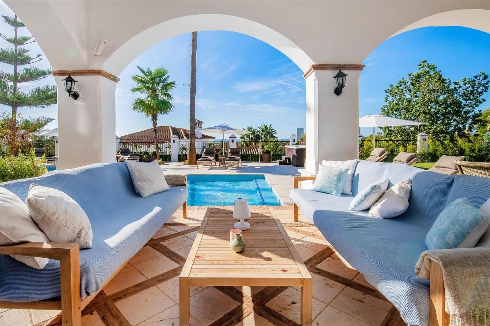 Superb Villa Near Golf Course With Heated Pool & Jacuzzi view 4