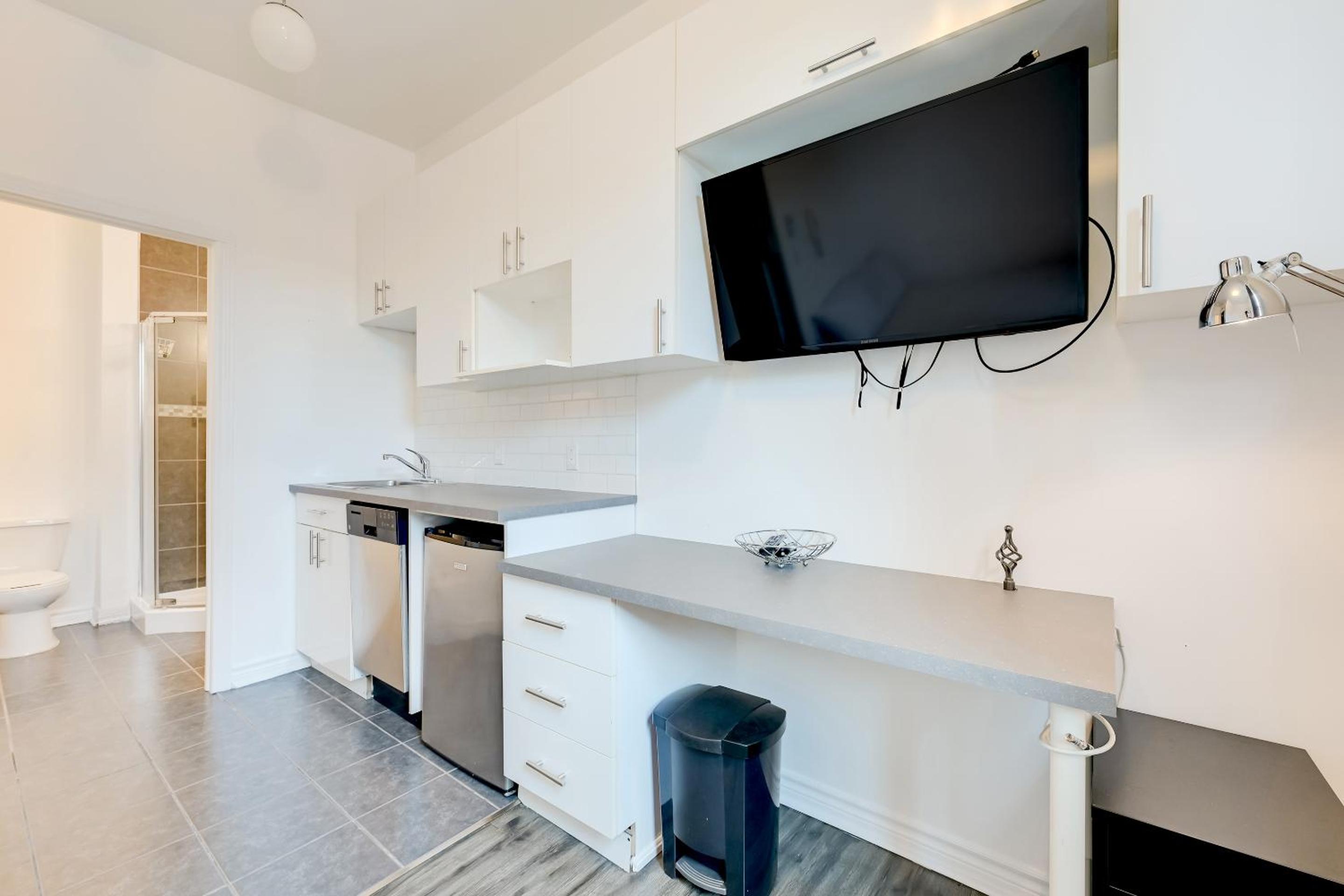 Chez Mont Royal Apartments!