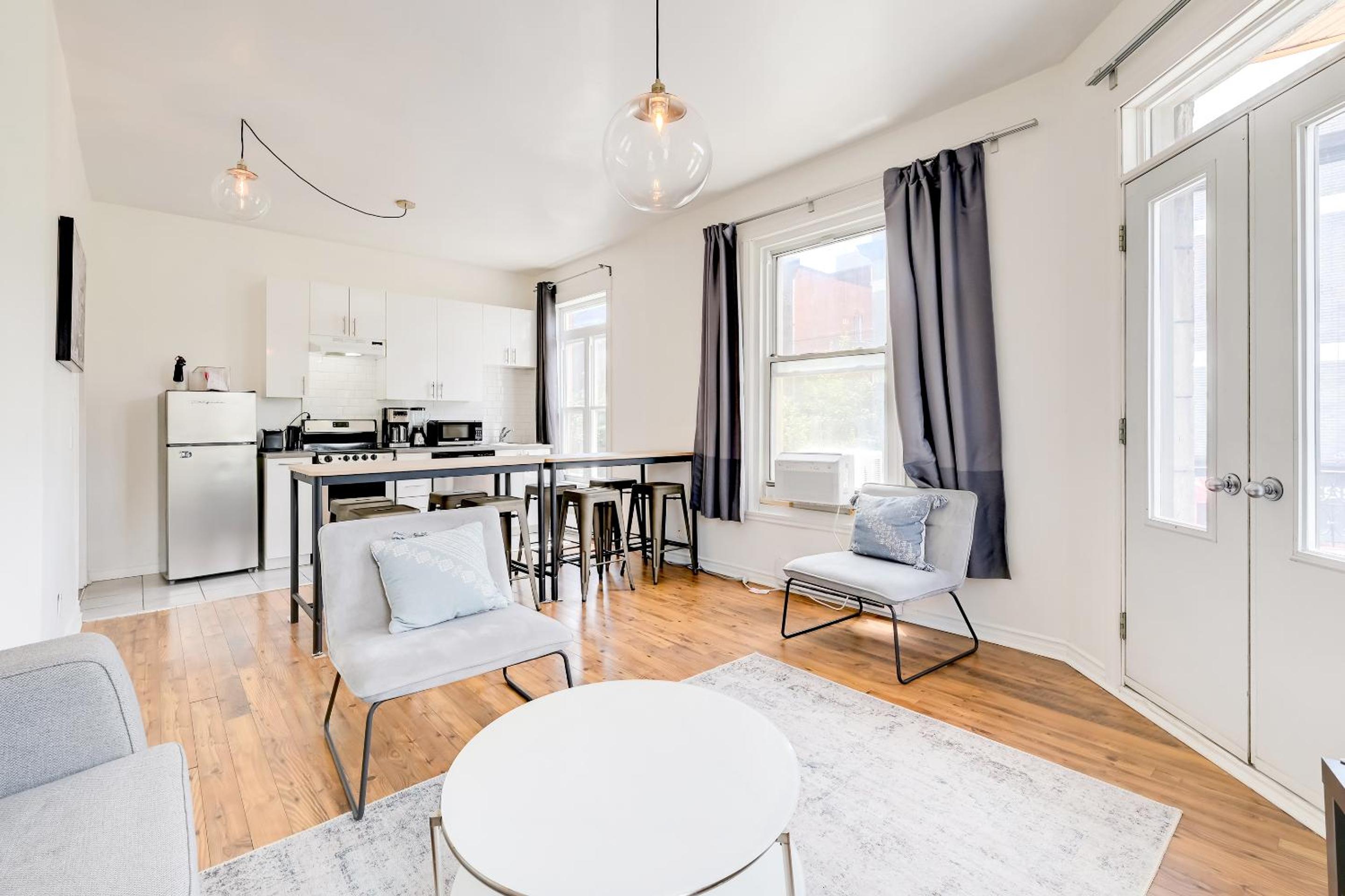 Chez Mont Royal Apartments!