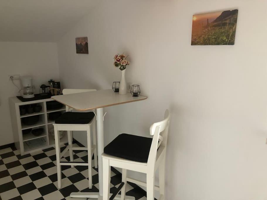 Große schöne Mansardenwohnung mit 2 Balkonen