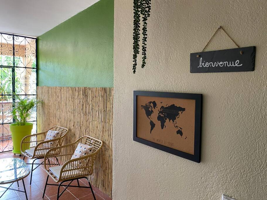 T4 Tropical House